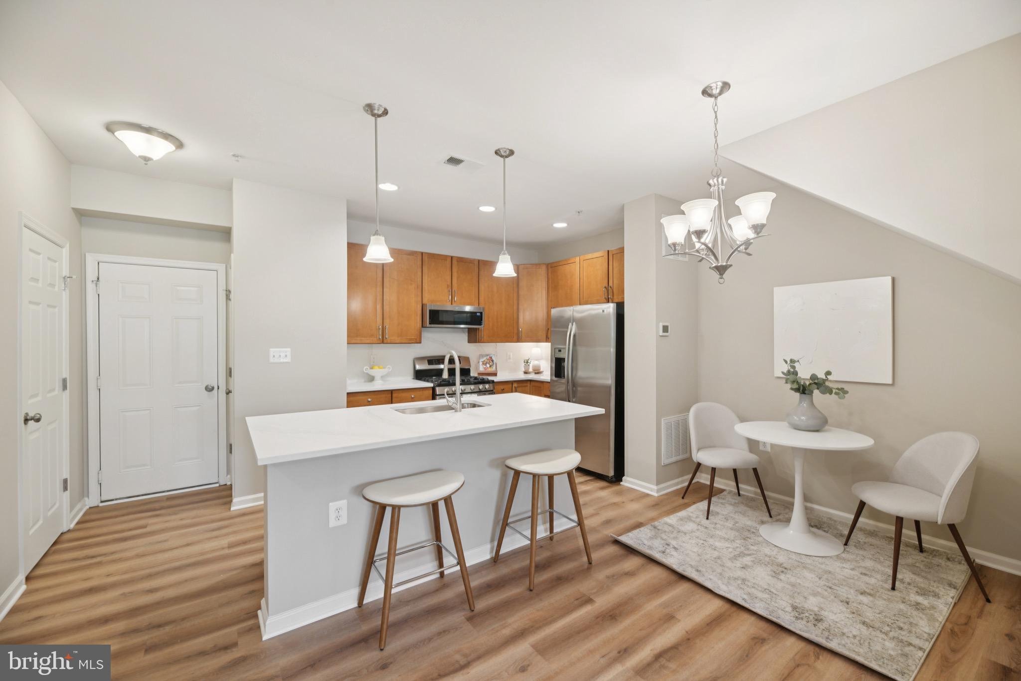 MARKET CENTER CONDOMINIUM - Residential