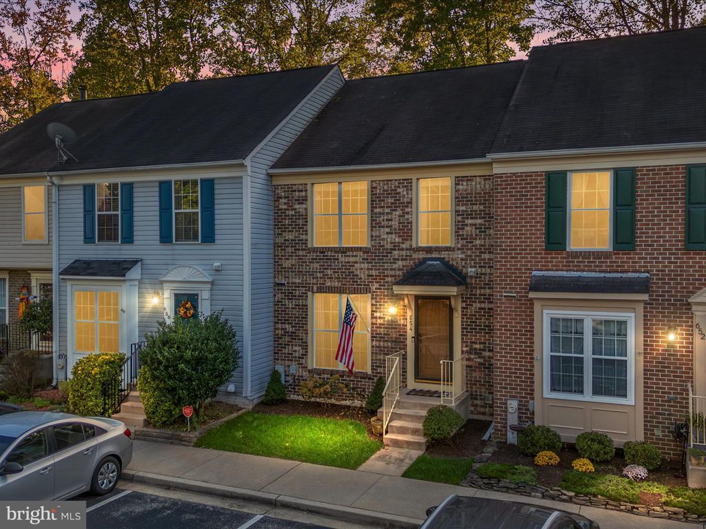 Photo of 654 Lions Gate Lane, ODENTON, MD 21113 (MLS # MDAA2129046)