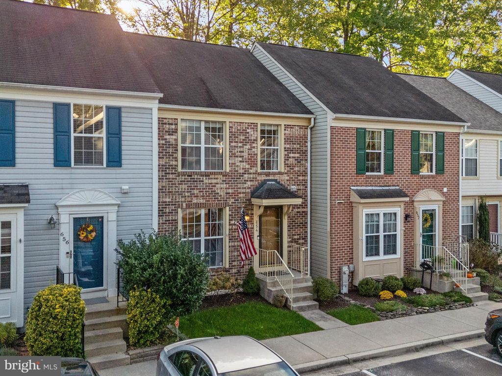 Photo of 654 Lions Gate Lane, ODENTON, MD 21113 (MLS # MDAA2129046)