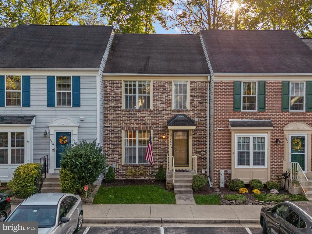 Photo of 654 Lions Gate Lane, ODENTON, MD 21113 (MLS # MDAA2129046)