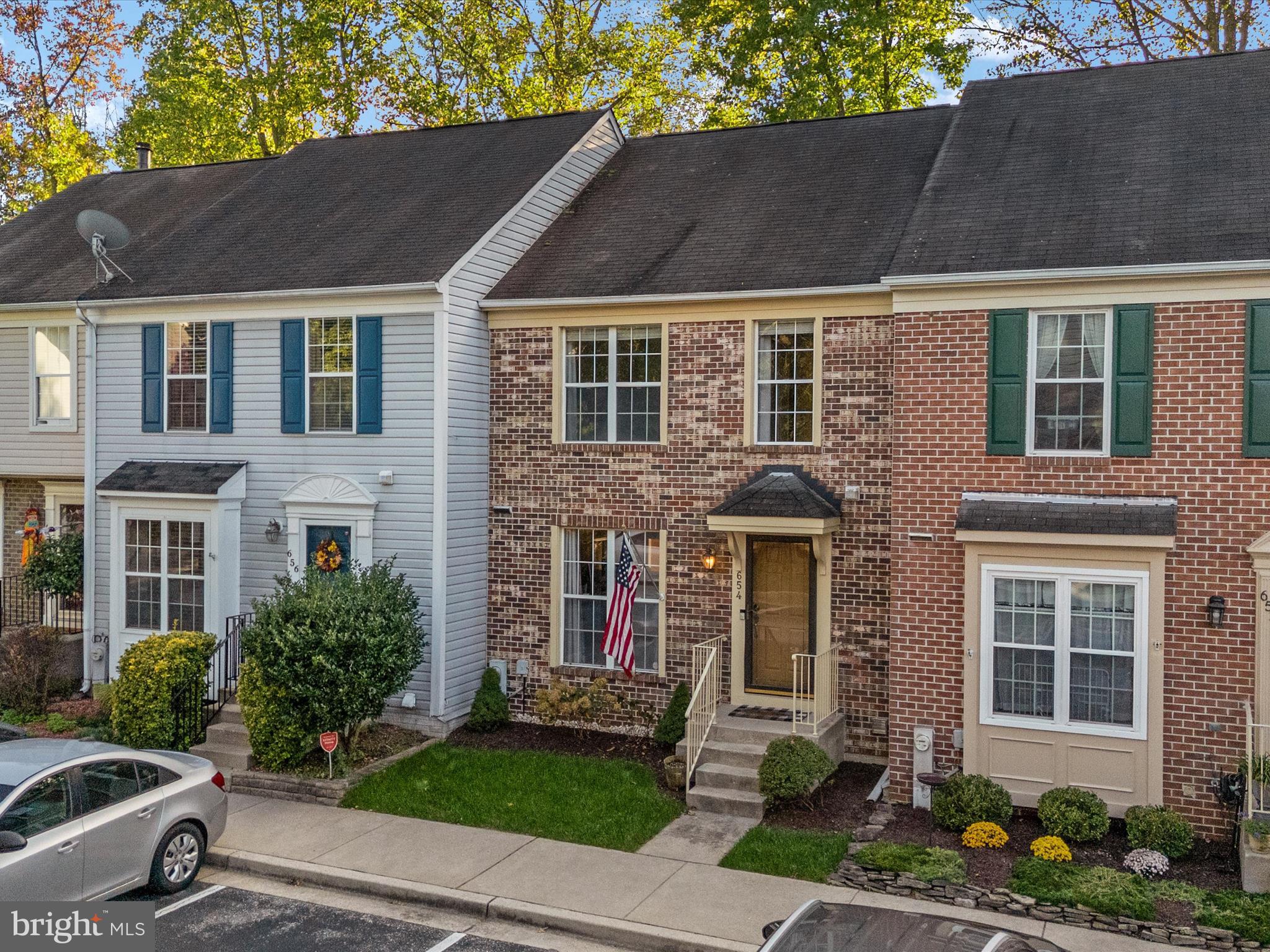 LIONS GATE - Residential