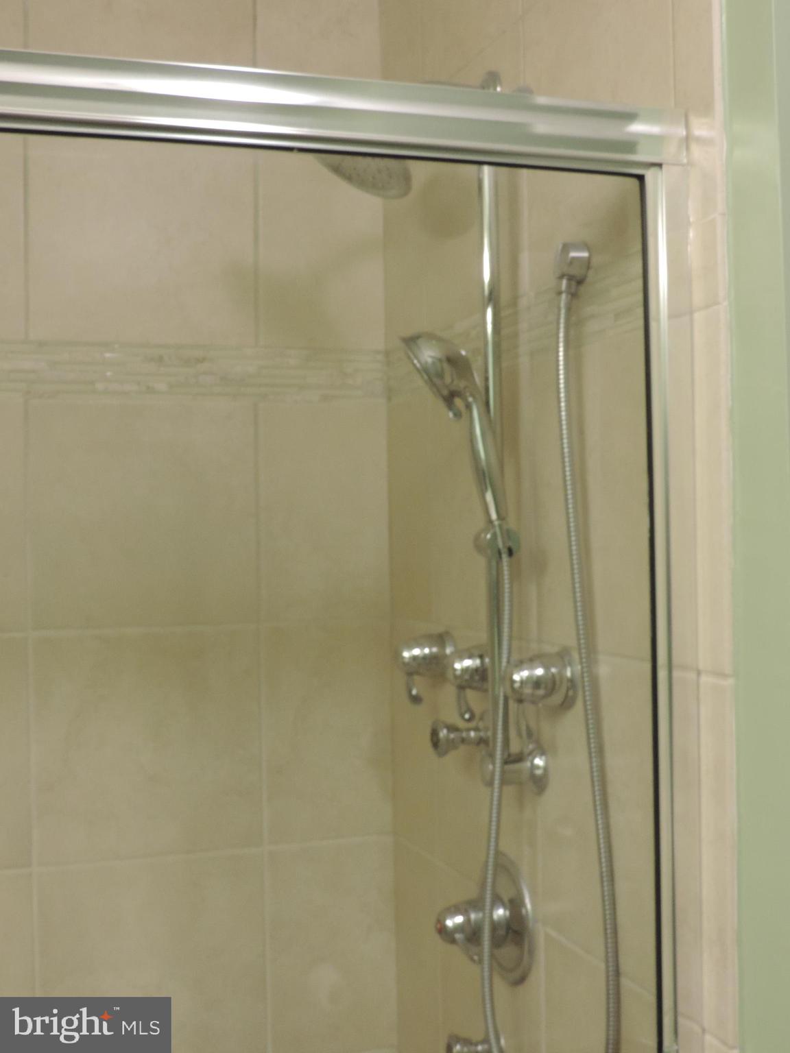 RAVENHURST GLEN - Residential