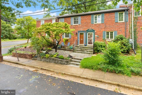 Photo of 202 Gentry Avenue, ALEXANDRIA, VA 22305 (MLS # VAAX2065660)
