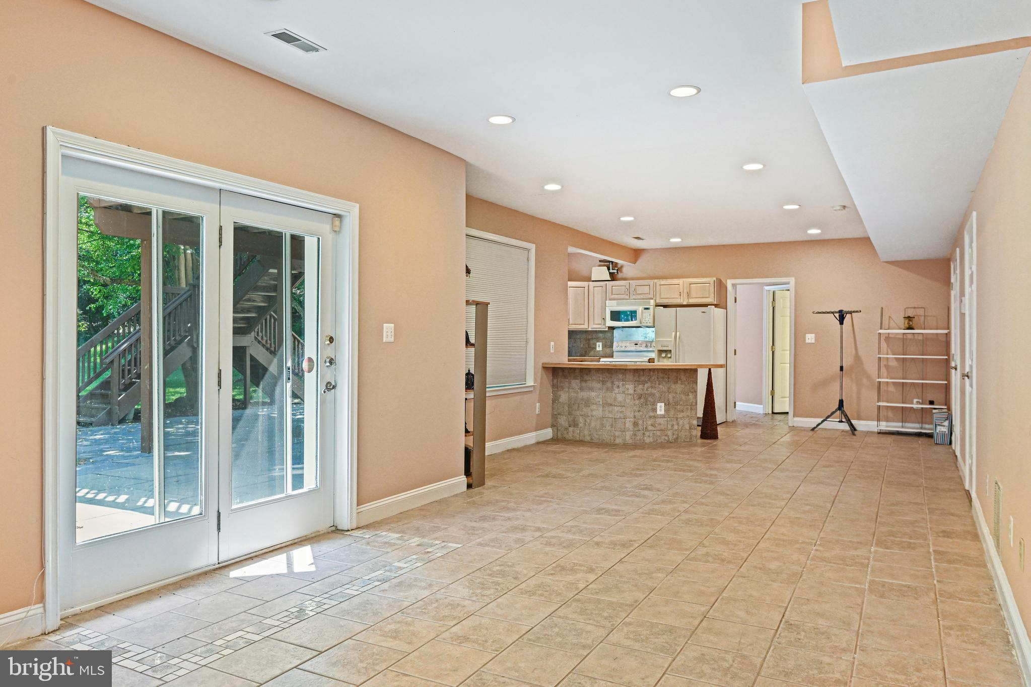 ESTATES AT GREAT FALLS - Residential Lease