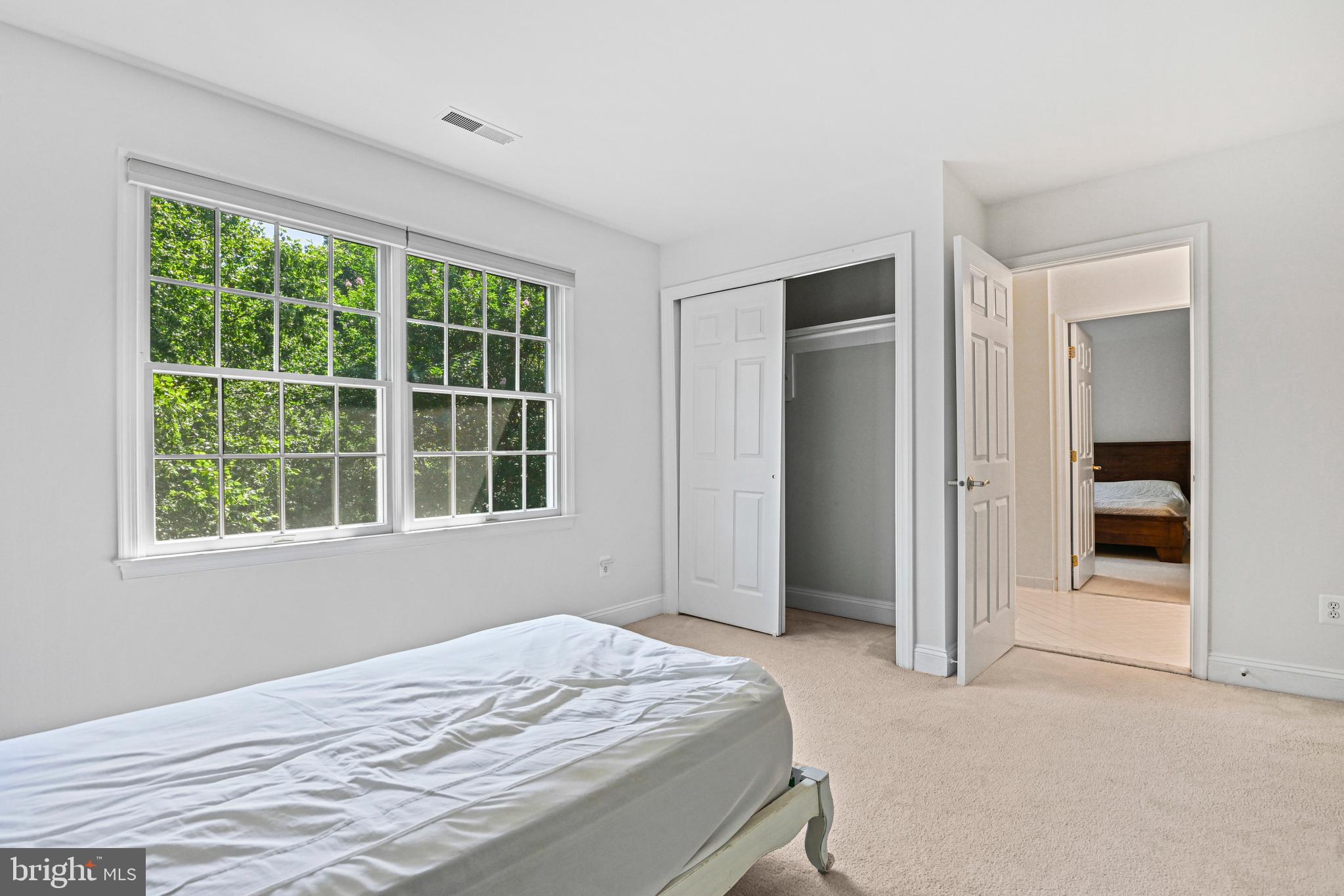 ESTATES AT GREAT FALLS - Residential Lease