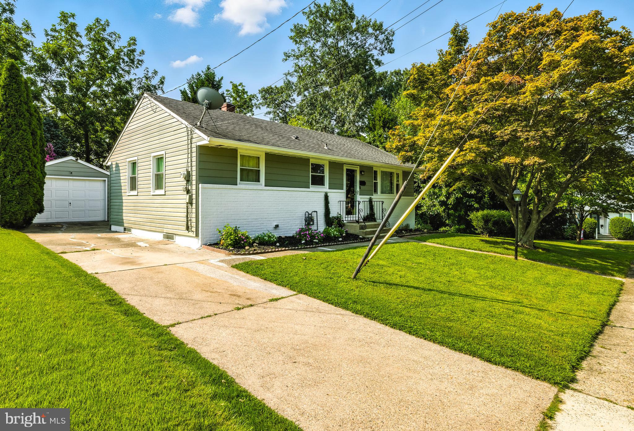 208 2ND AVENUE