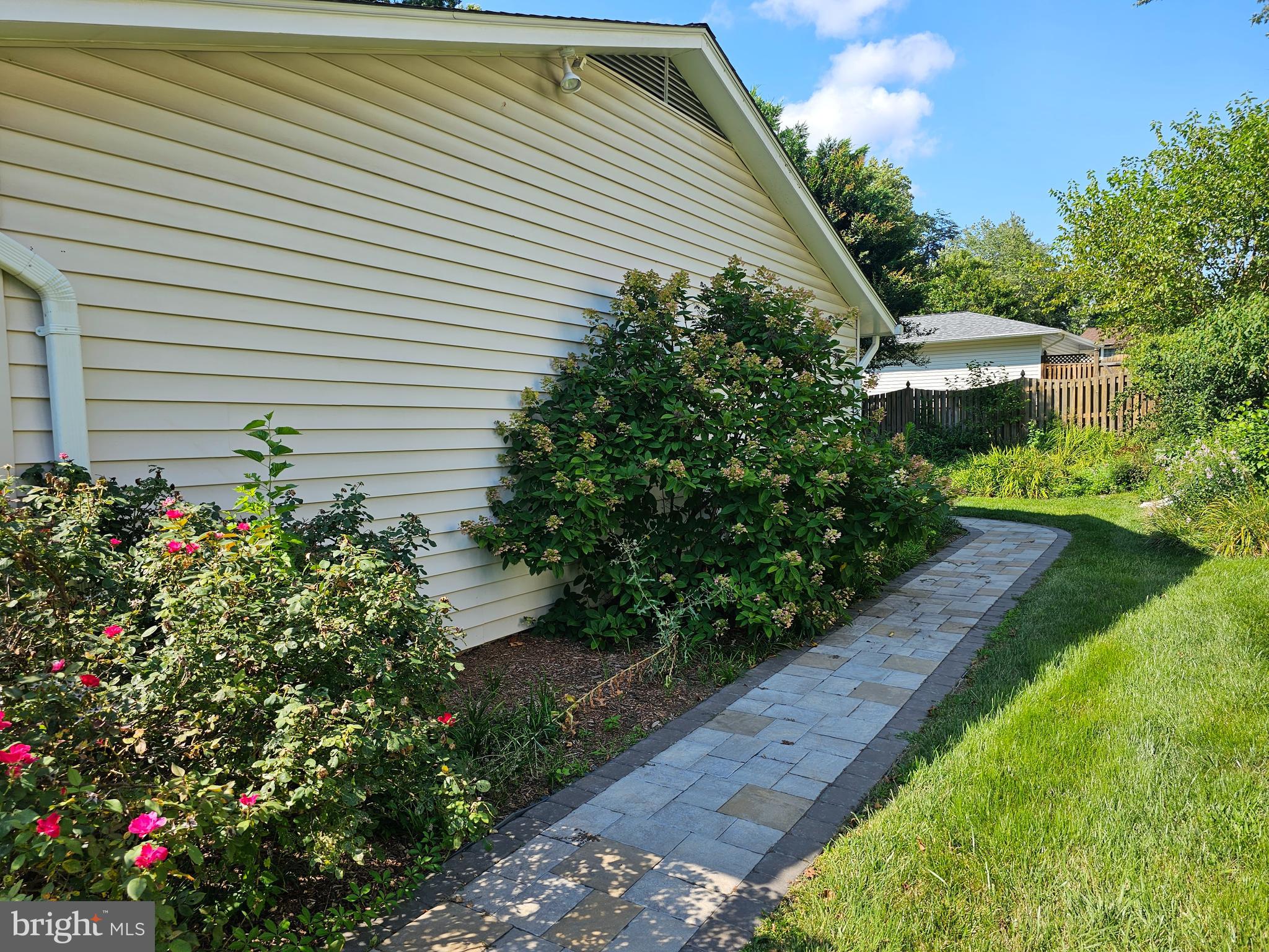 ROLLING VALLEY - Residential