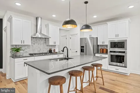 302 Milton Stamp Drive, Glen Mills, PA MLS: PADE2088046