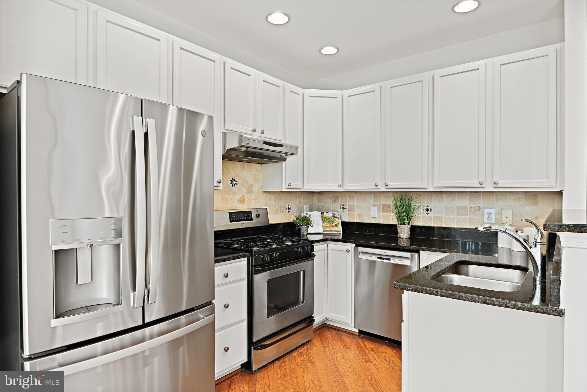 RESTON - Residential