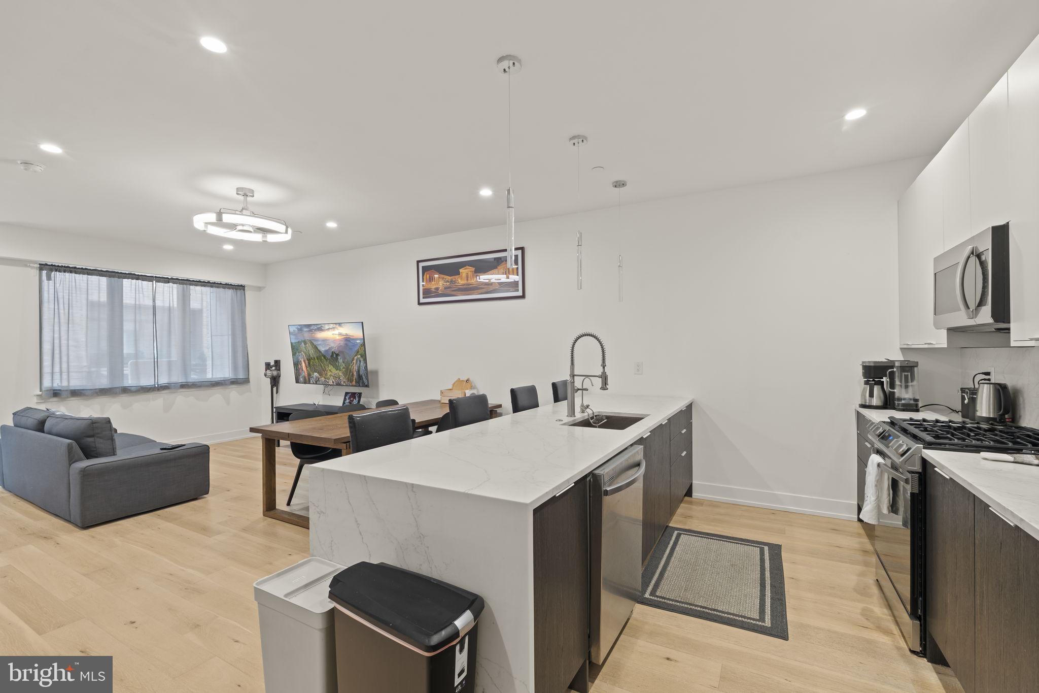 119 GREENWICH STREET 8