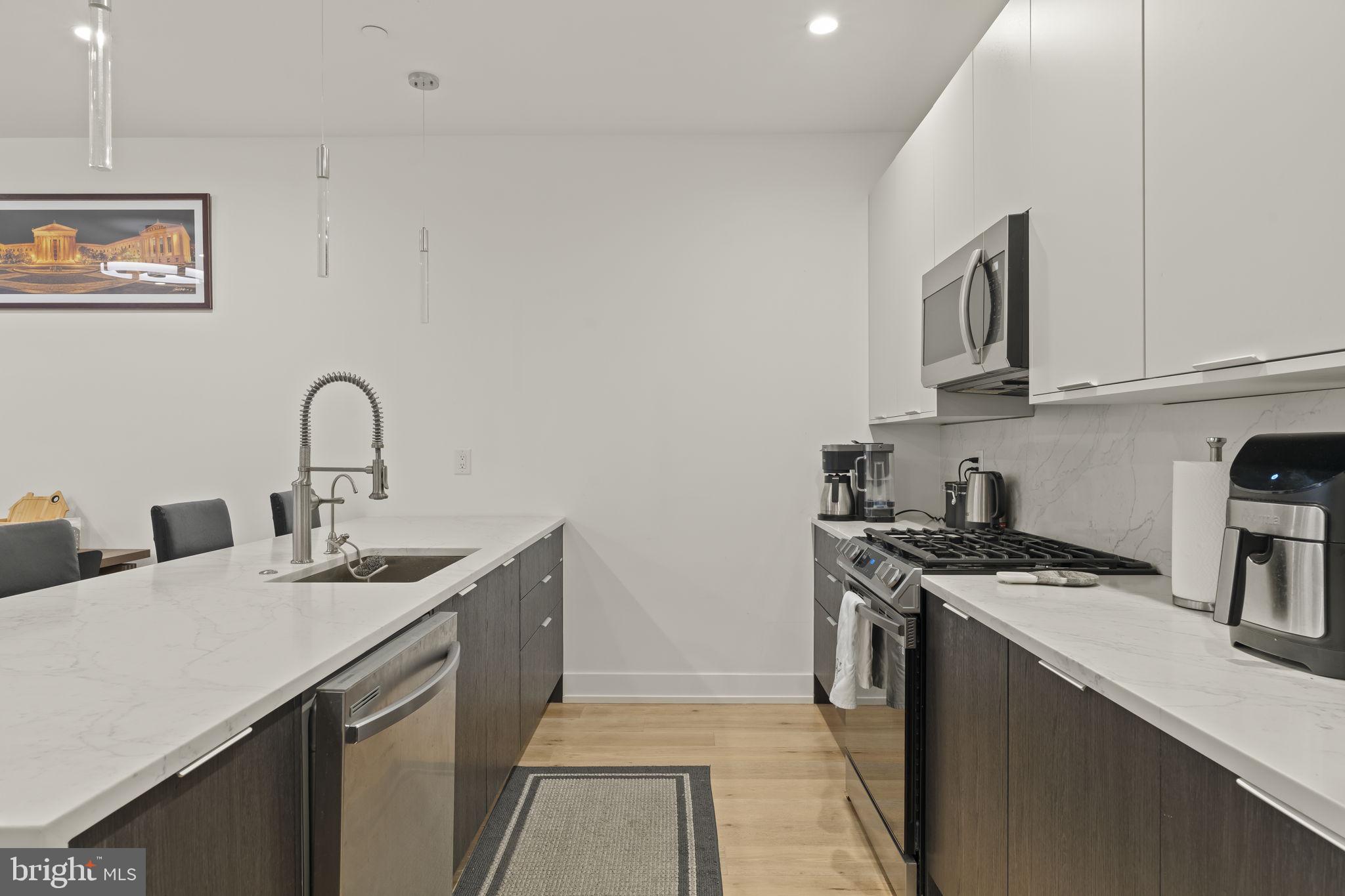 119 GREENWICH STREET 8