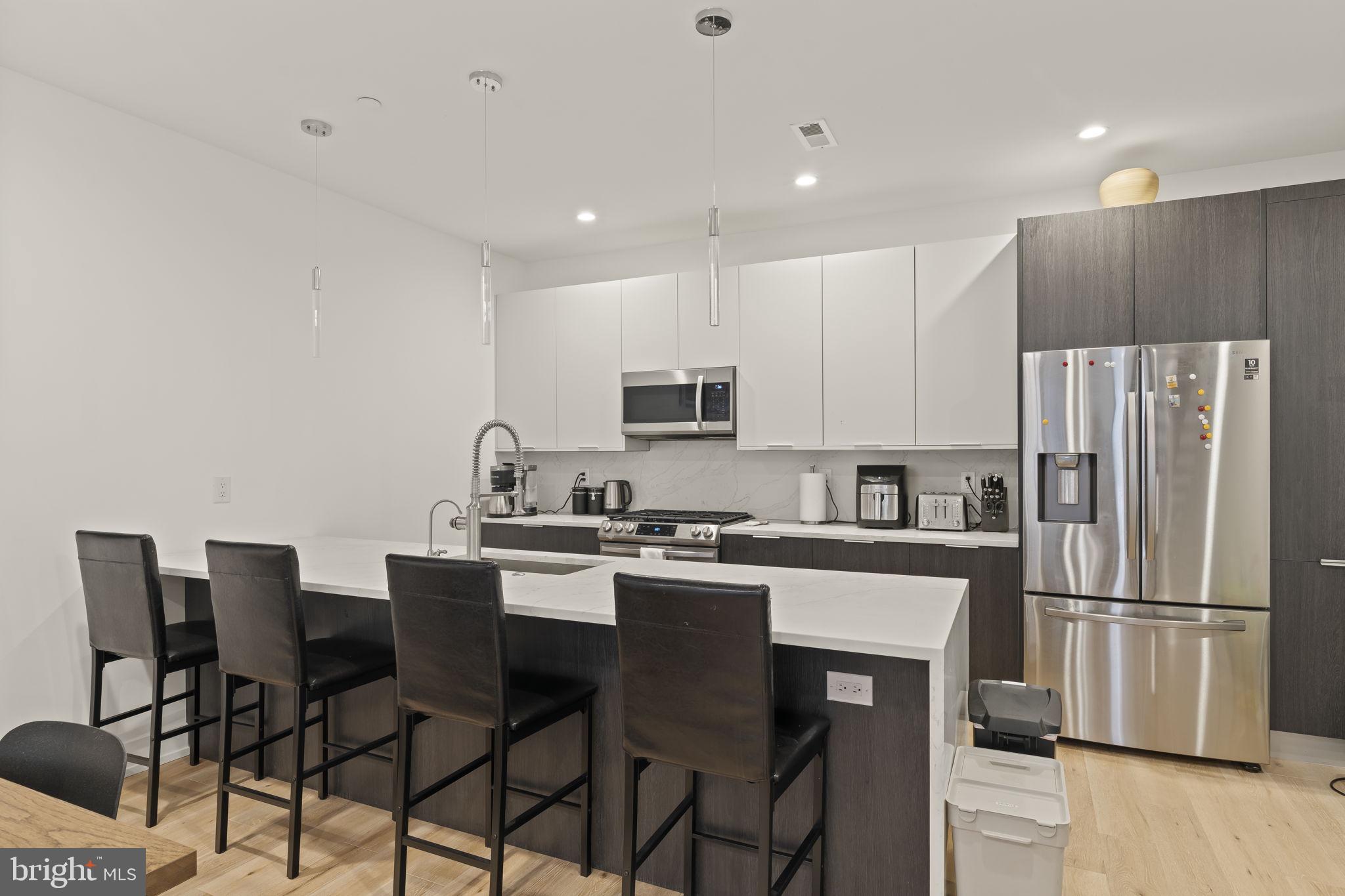 119 GREENWICH STREET 8