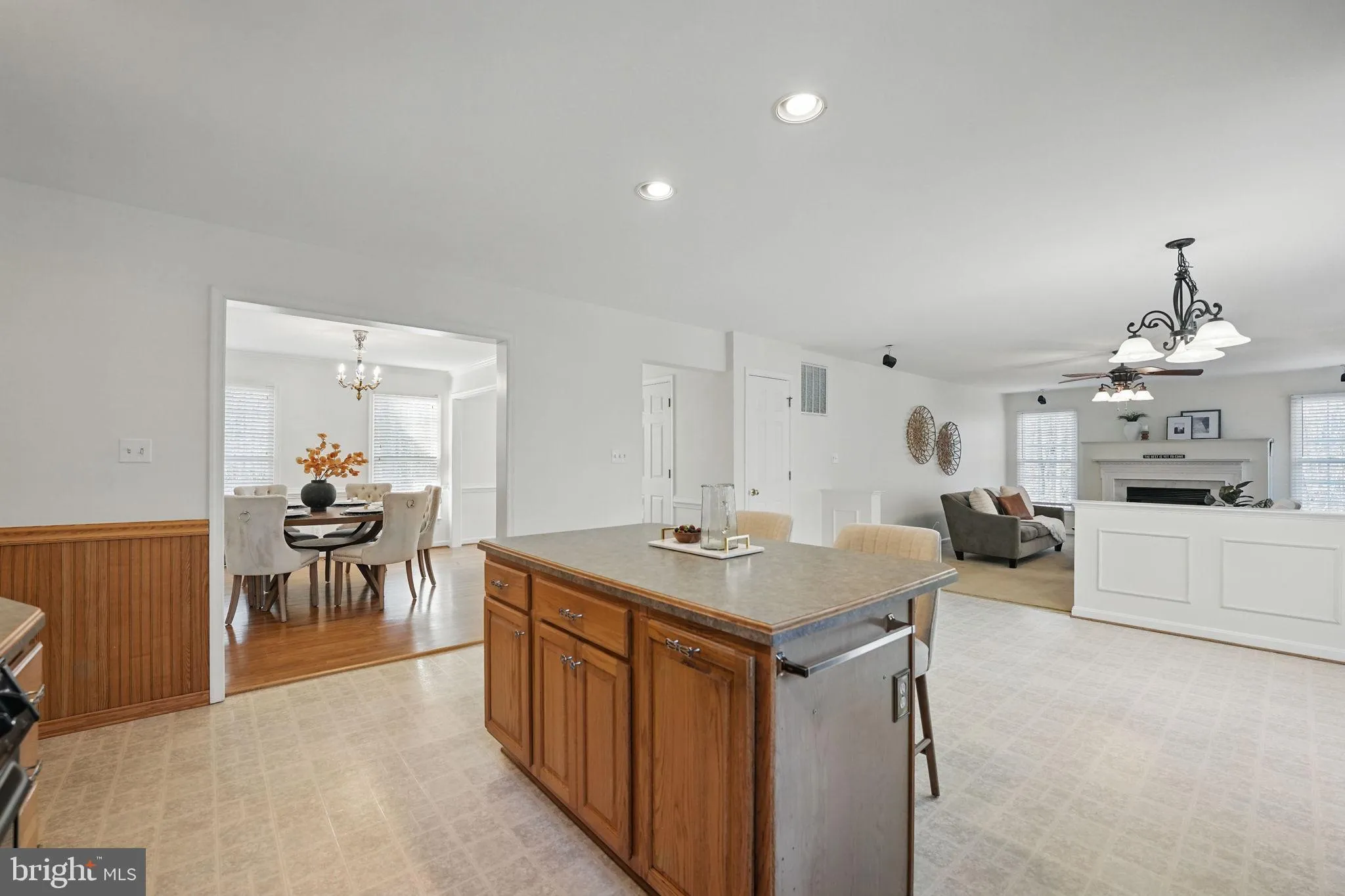 Fredericksburg, Virginia 22406, United States, 4 Bedrooms Bedrooms, ,4 BathroomsBathrooms,Residential,Contingent,102744