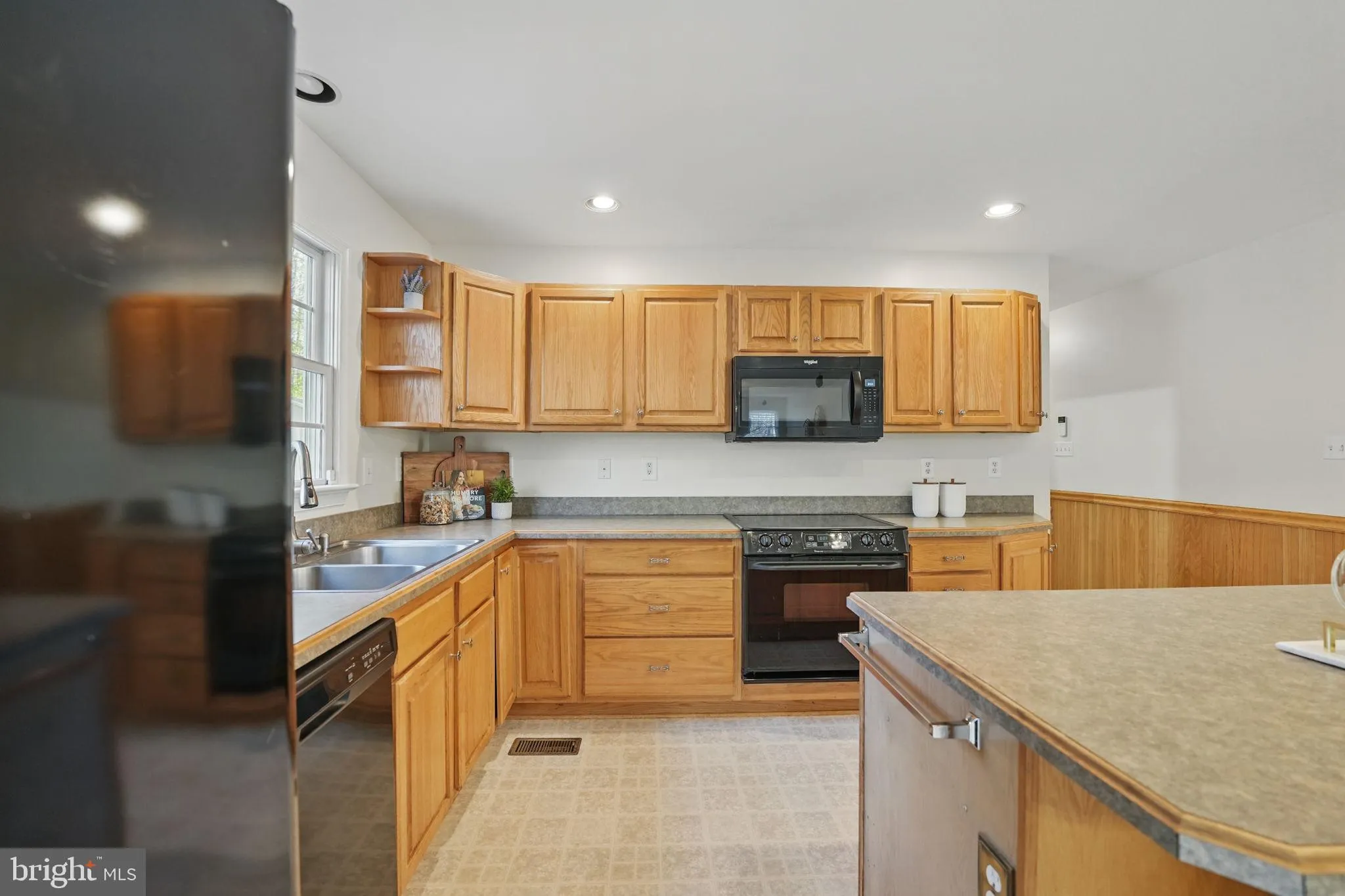 Fredericksburg, Virginia 22406, United States, 4 Bedrooms Bedrooms, ,4 BathroomsBathrooms,Residential,Contingent,102744