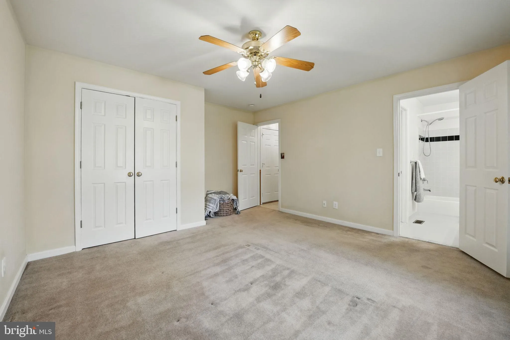 Fredericksburg, Virginia 22406, United States, 4 Bedrooms Bedrooms, ,4 BathroomsBathrooms,Residential,Contingent,102744