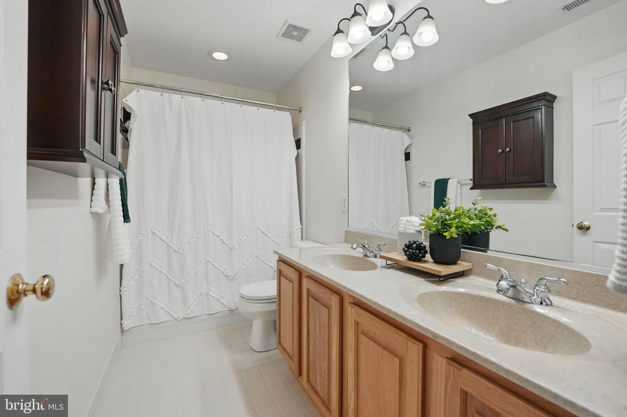 Fredericksburg, Virginia 22406, United States, 4 Bedrooms Bedrooms, ,4 BathroomsBathrooms,Residential,Contingent,102744