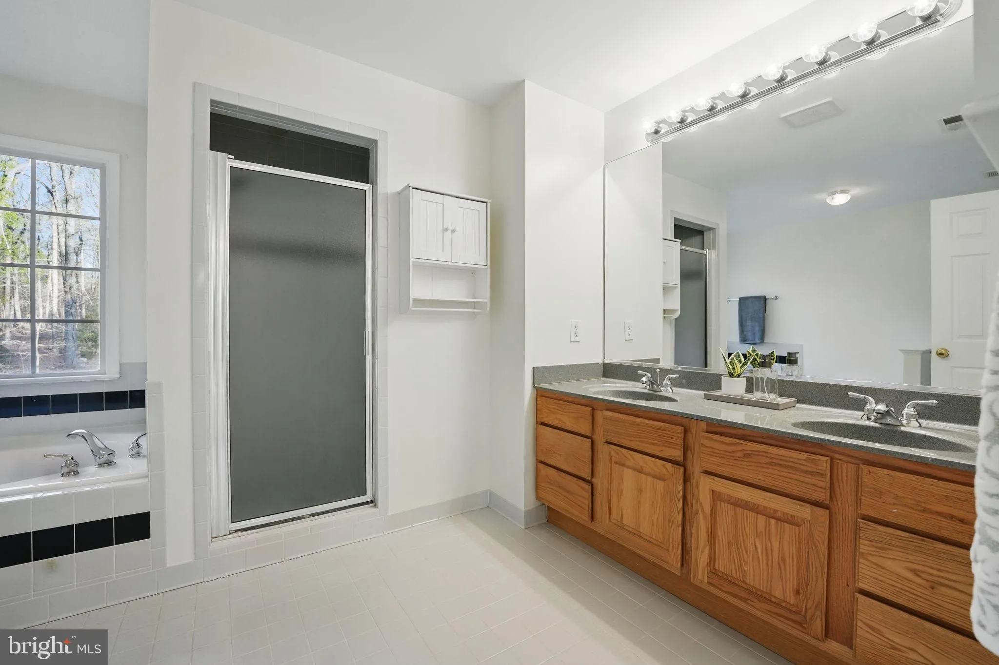 Fredericksburg, Virginia 22406, United States, 4 Bedrooms Bedrooms, ,4 BathroomsBathrooms,Residential,Contingent,102744