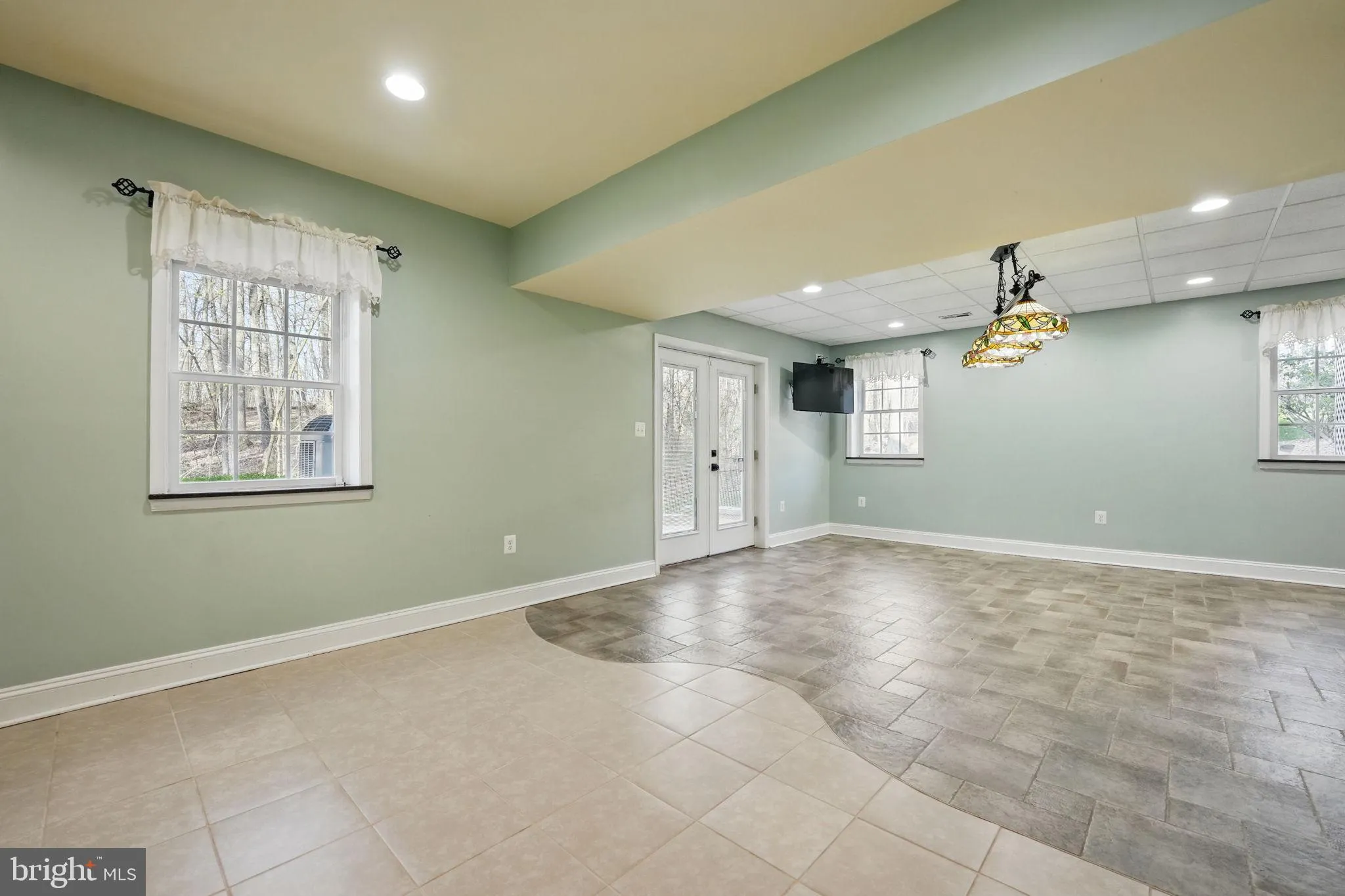 Fredericksburg, Virginia 22406, United States, 4 Bedrooms Bedrooms, ,4 BathroomsBathrooms,Residential,Contingent,102744