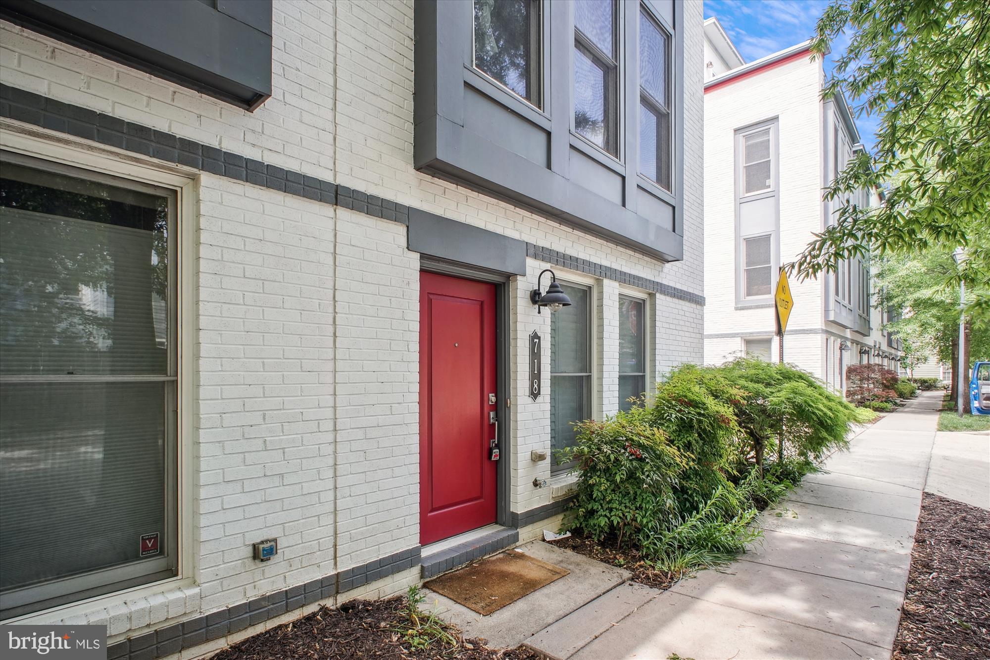 JAMES BLAND HOMES - Residential Lease