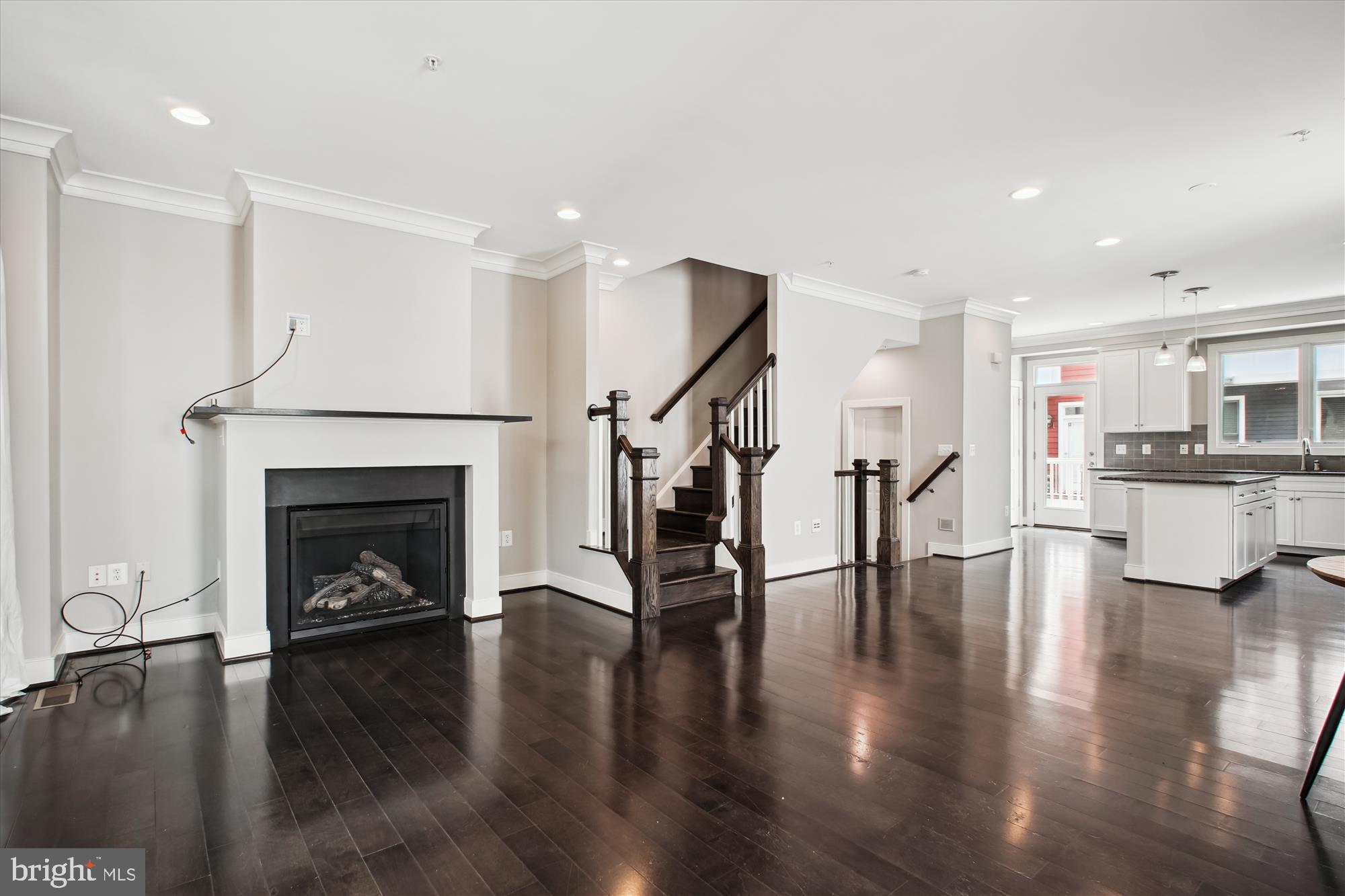 JAMES BLAND HOMES - Residential Lease