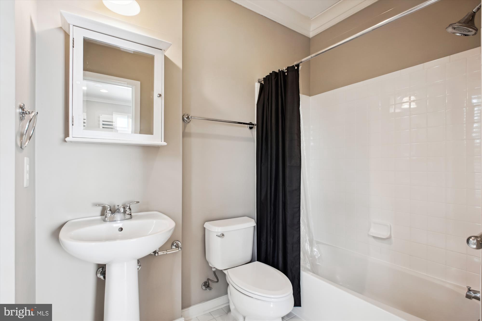 JAMES BLAND HOMES - Residential Lease