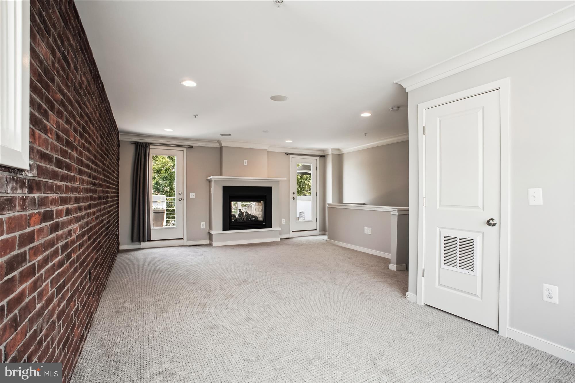 JAMES BLAND HOMES - Residential Lease