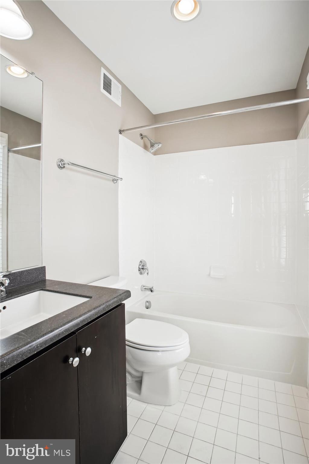 JAMES BLAND HOMES - Residential Lease