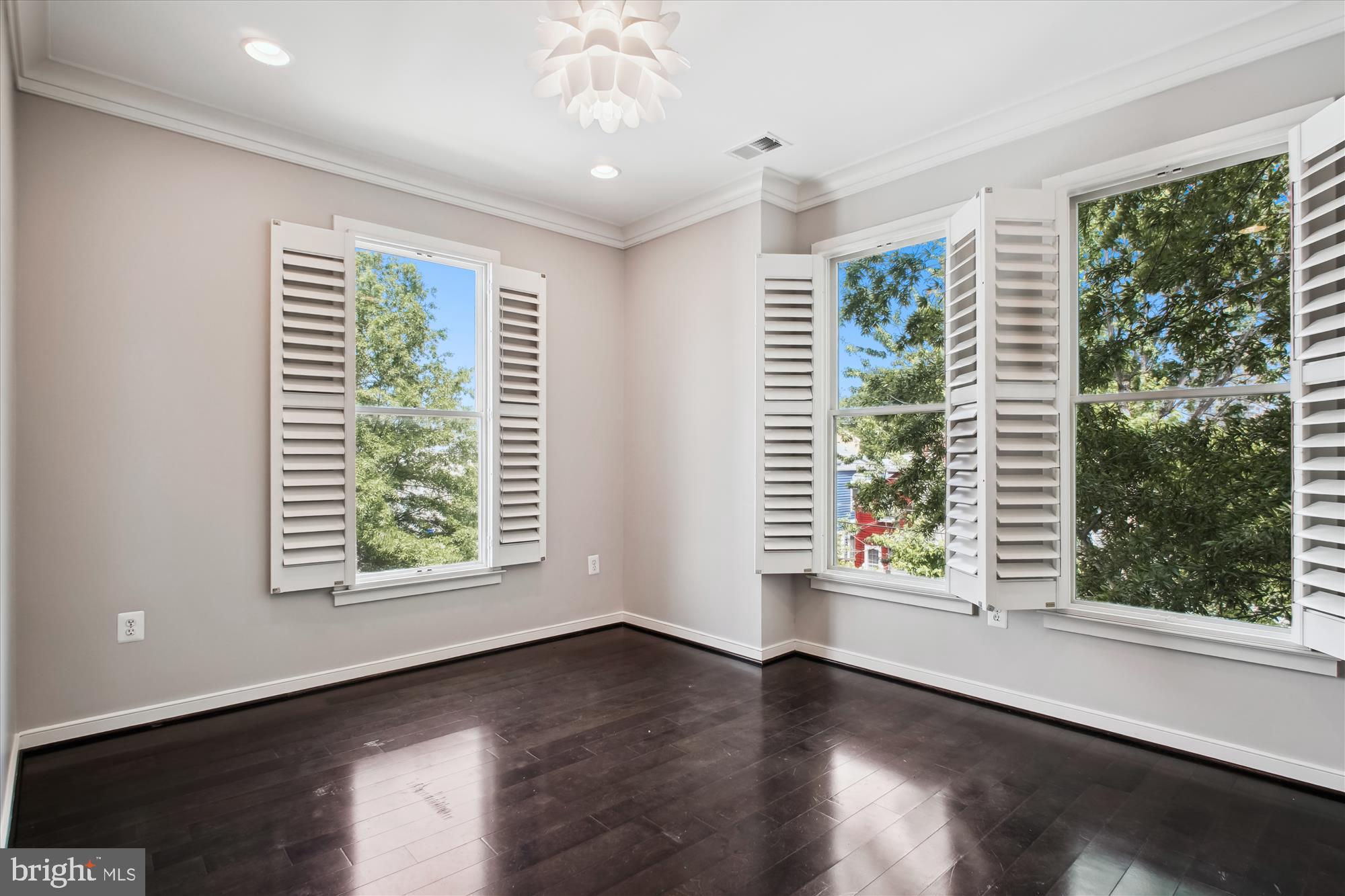 JAMES BLAND HOMES - Residential Lease