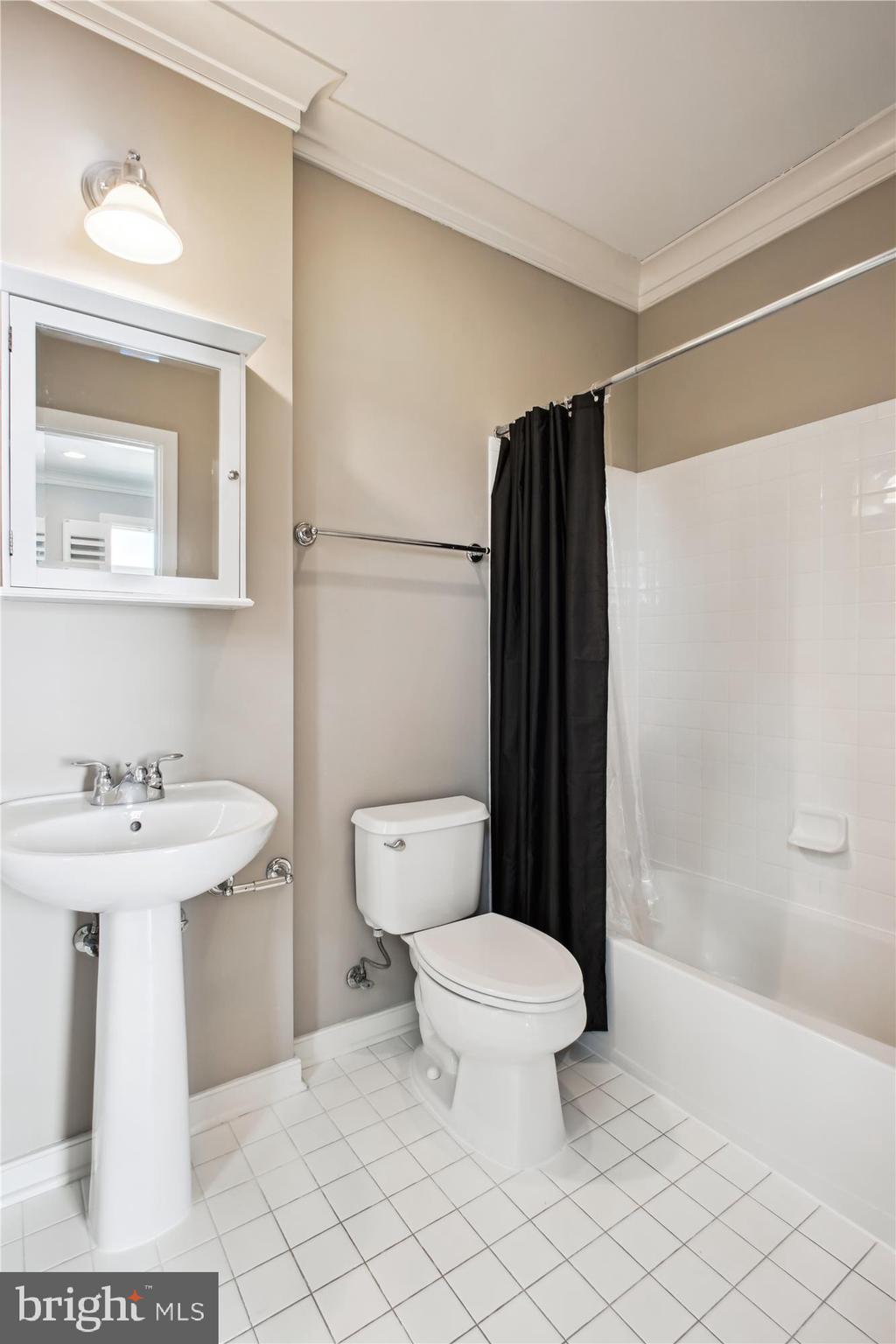 JAMES BLAND HOMES - Residential Lease