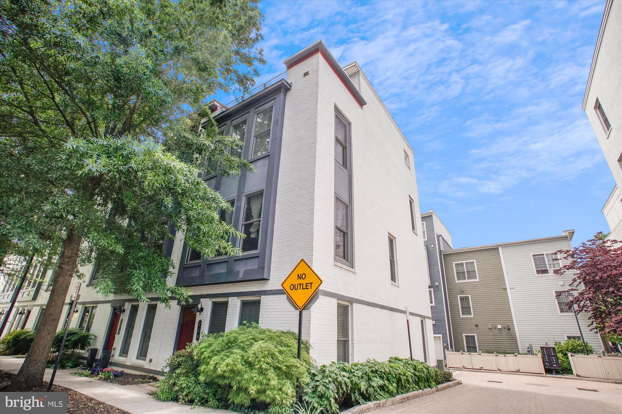 JAMES BLAND HOMES - Residential Lease