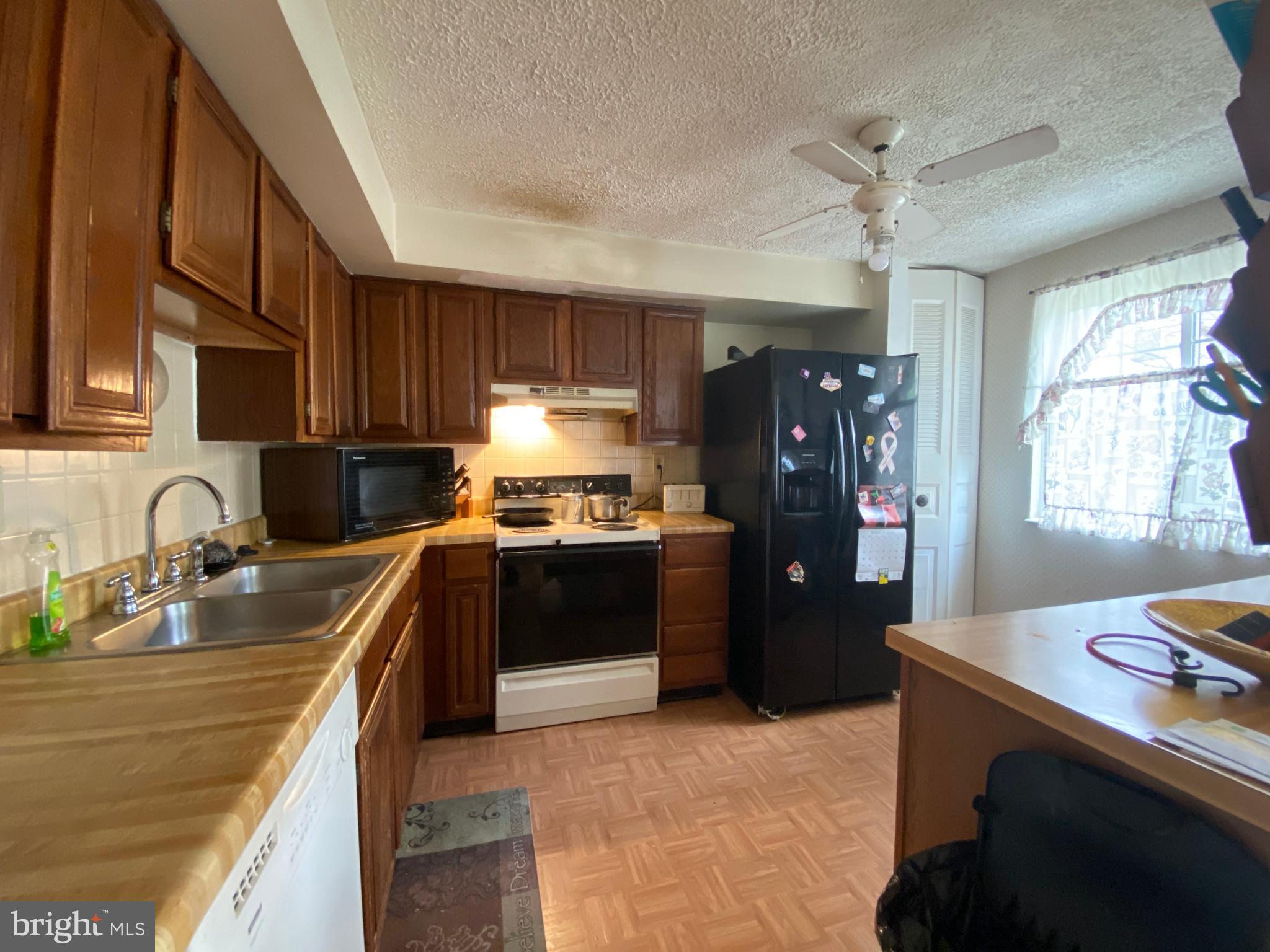 WILLOW HILLS- RESUB PARC - Residential