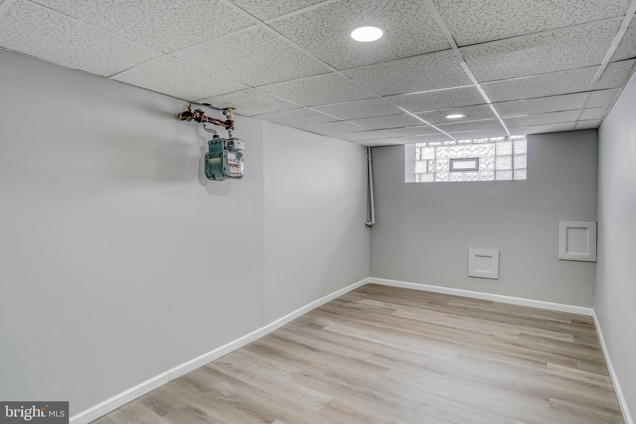 LAWNCREST - Residential