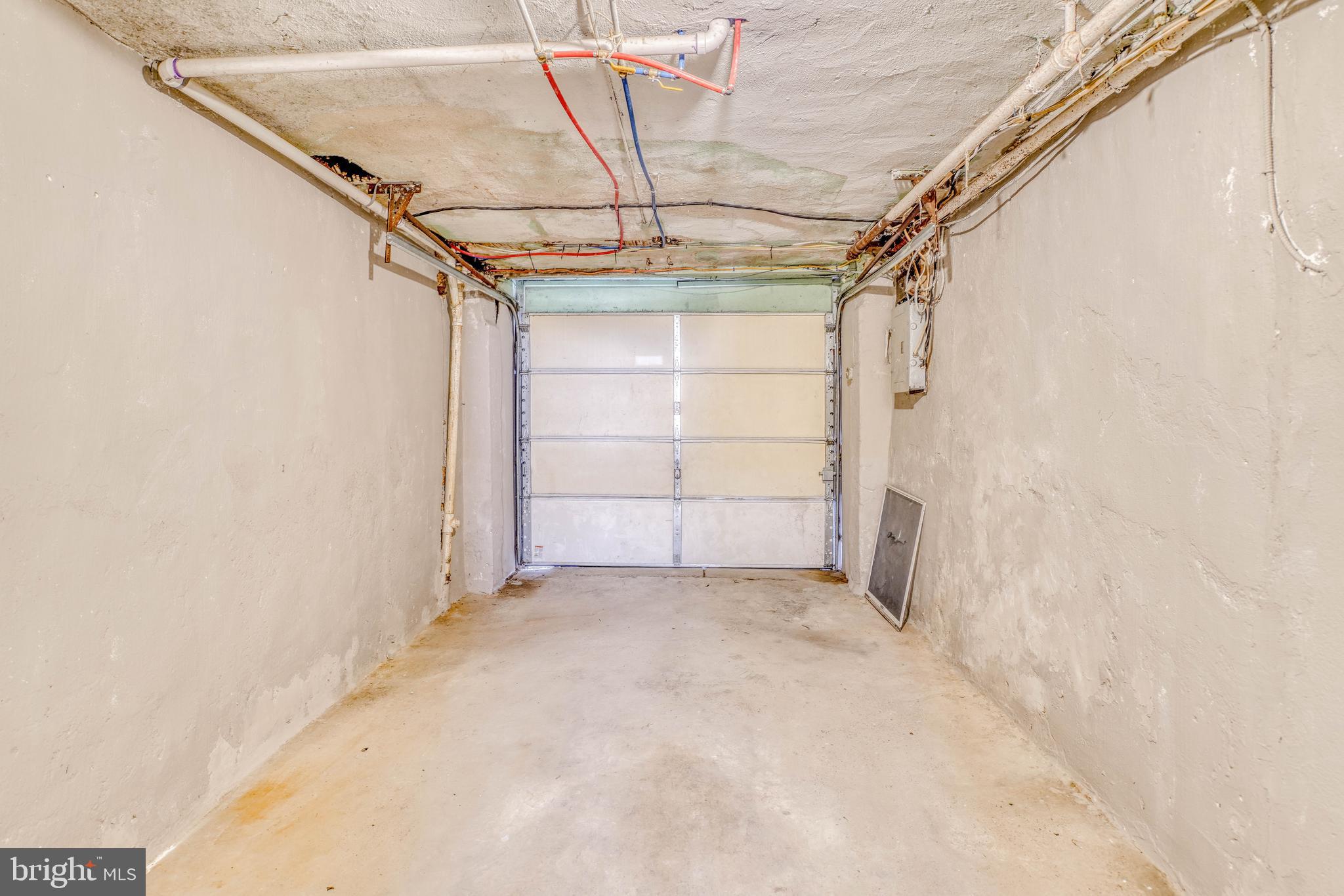 LAWNCREST - Residential