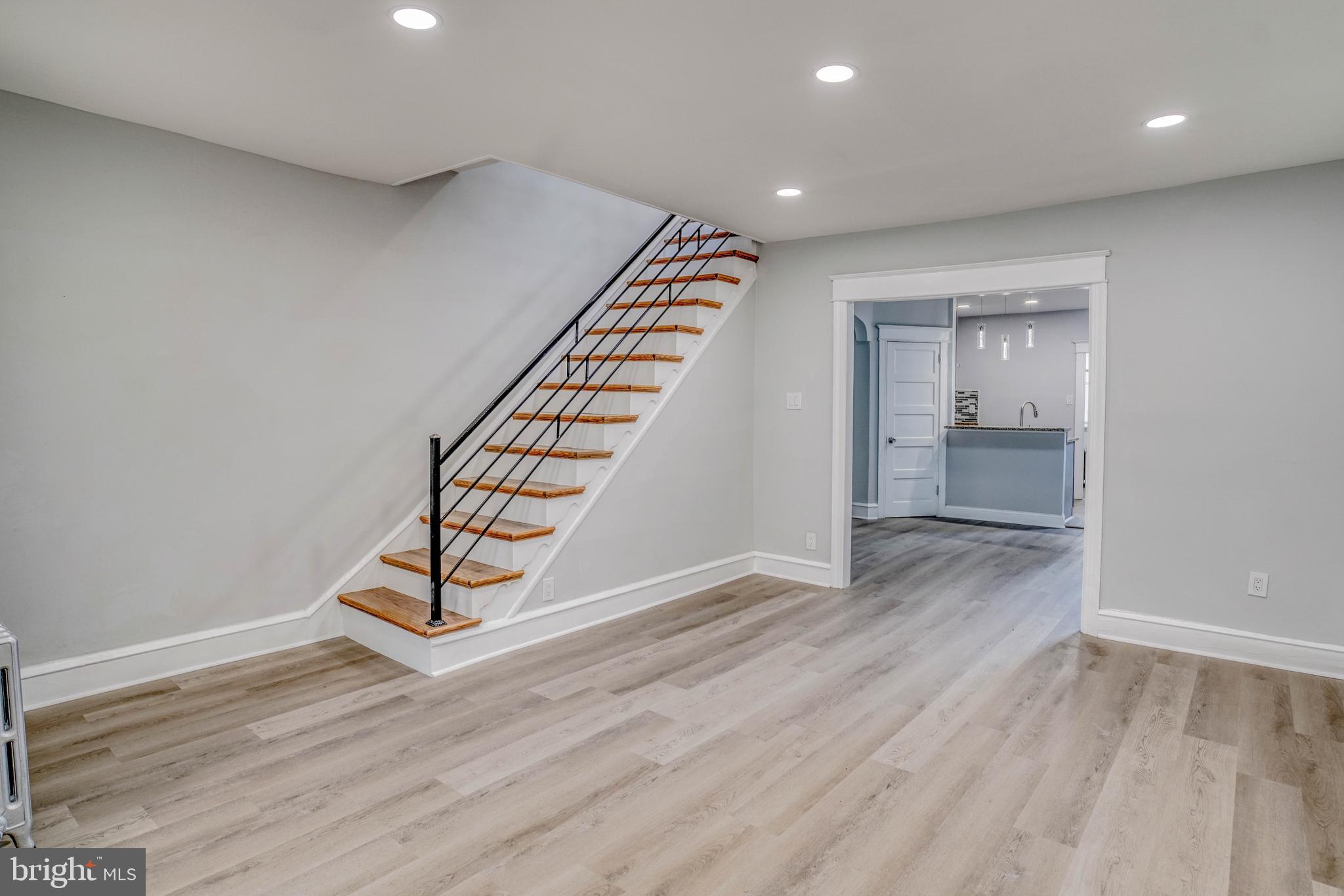 LAWNCREST - Residential