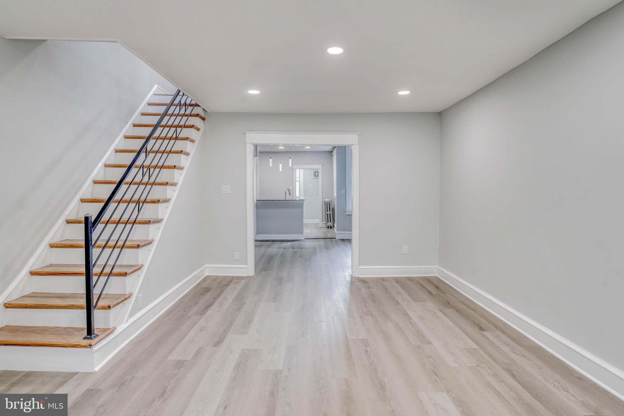 LAWNCREST - Residential