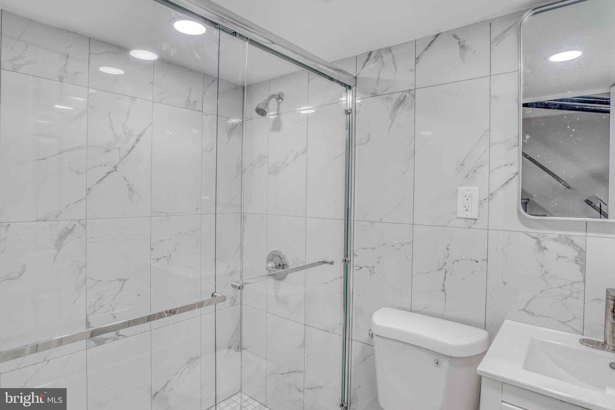 LAWNCREST - Residential