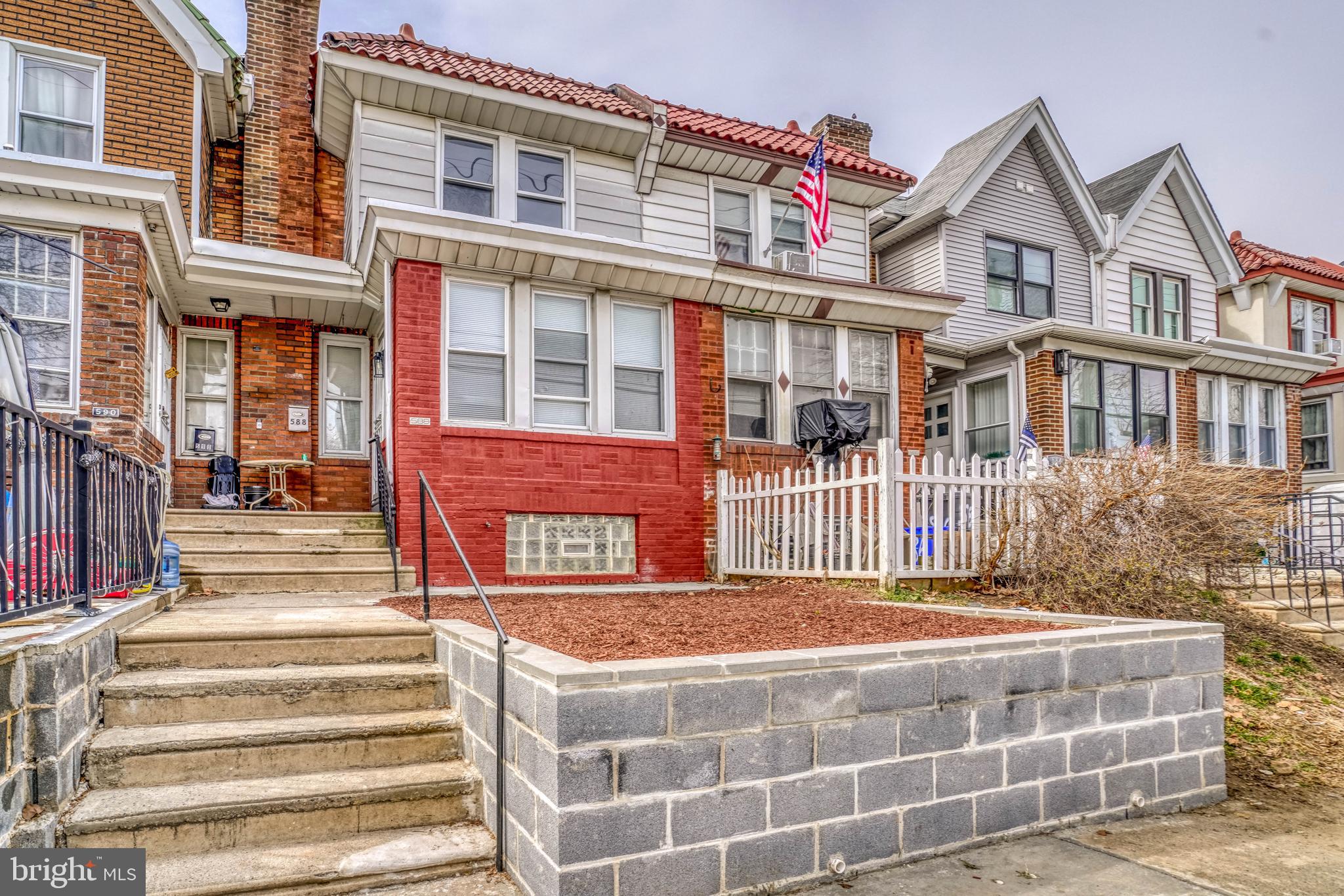 LAWNCREST - Residential