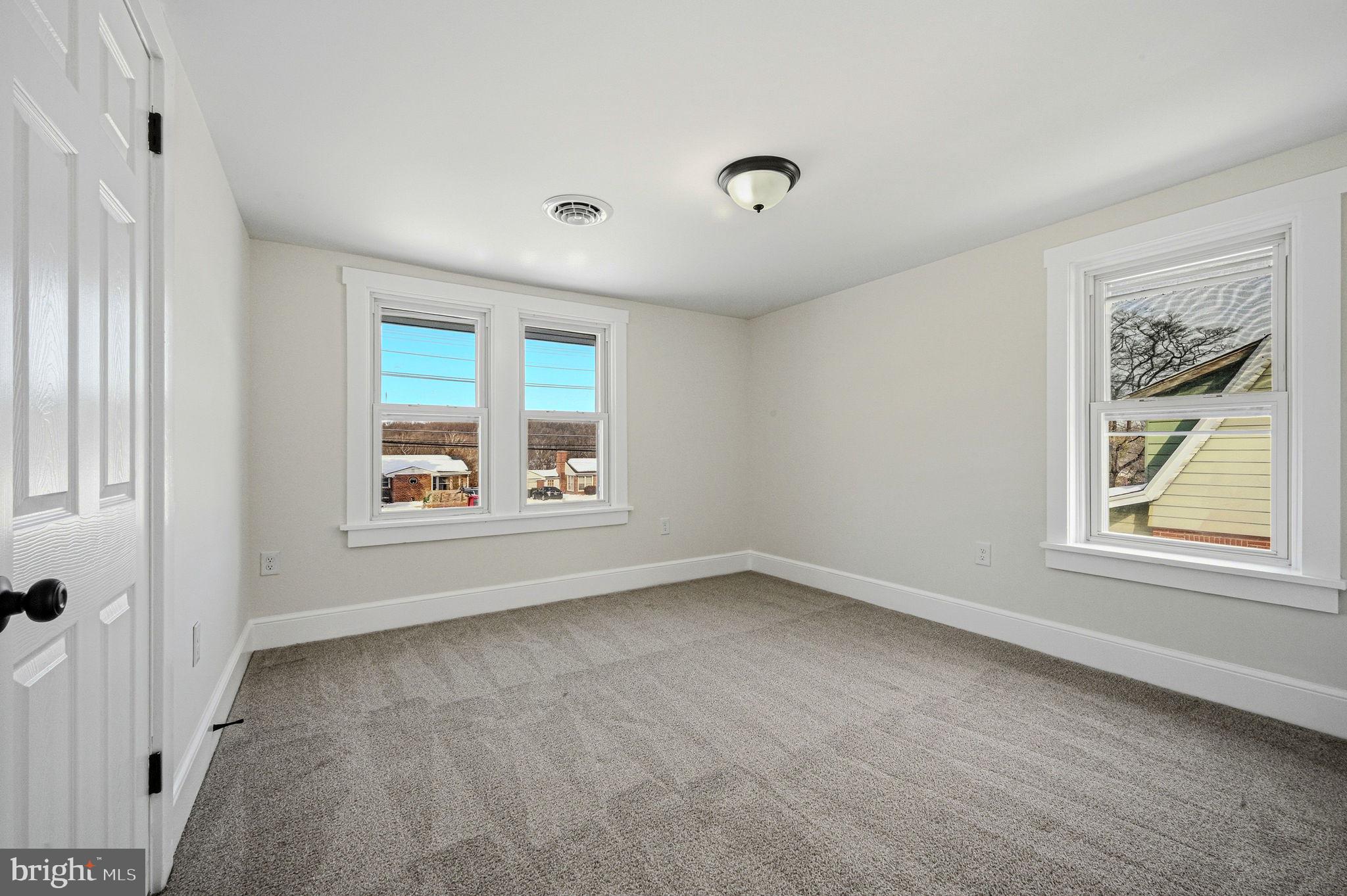 NEWARK - Residential