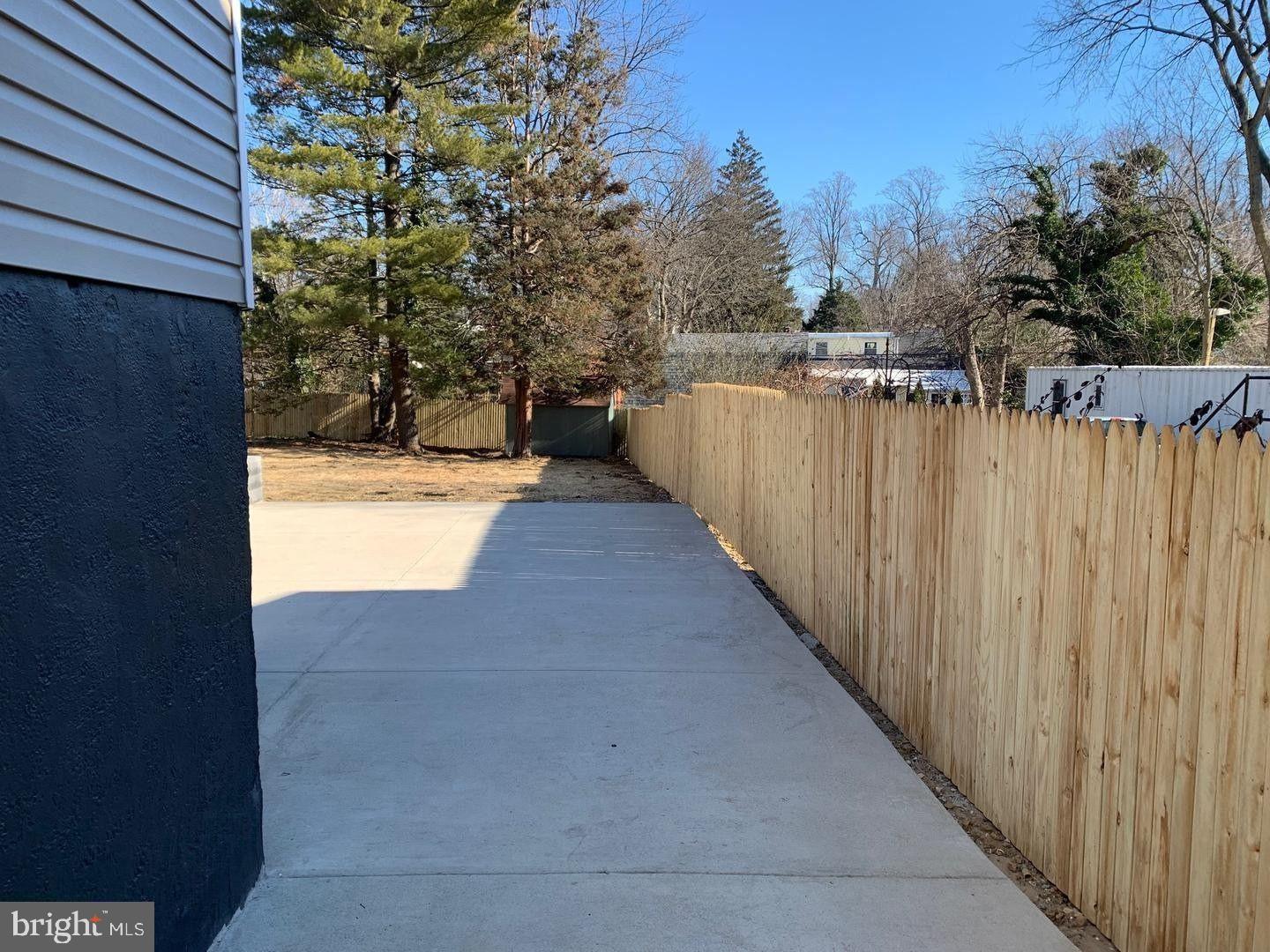 SEVEN OAKS - Residential