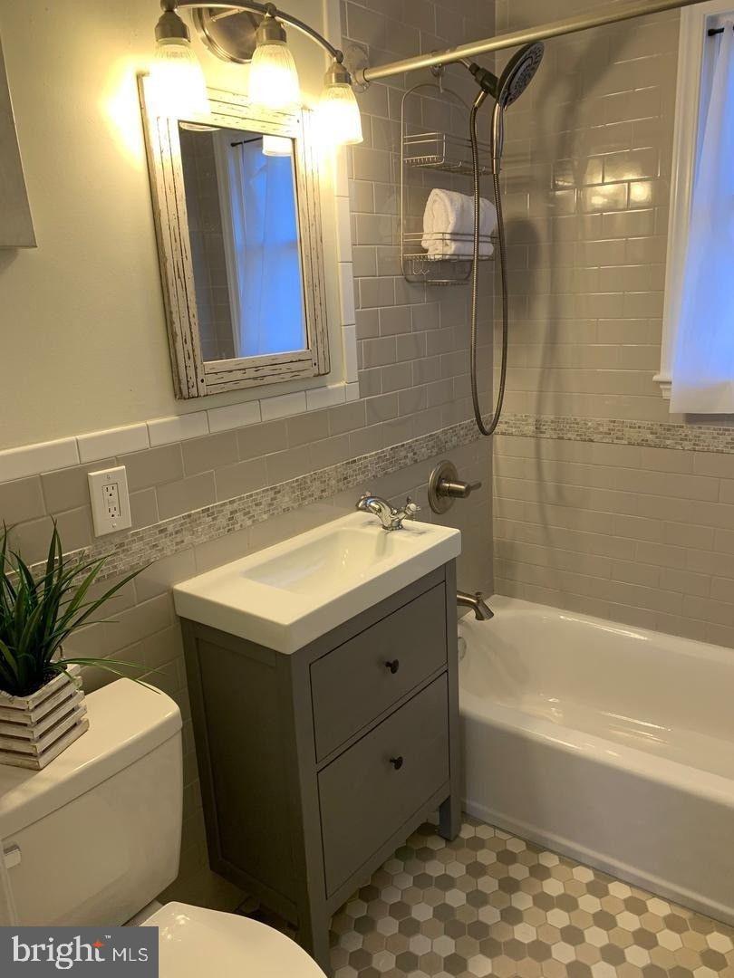 SEVEN OAKS - Residential