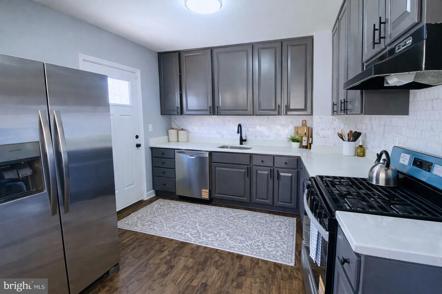 SEVEN OAKS - Residential