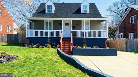 Photo of 9407 Colesville Road, SILVER SPRING, MD 20901 (MLS # MDMC2206734)