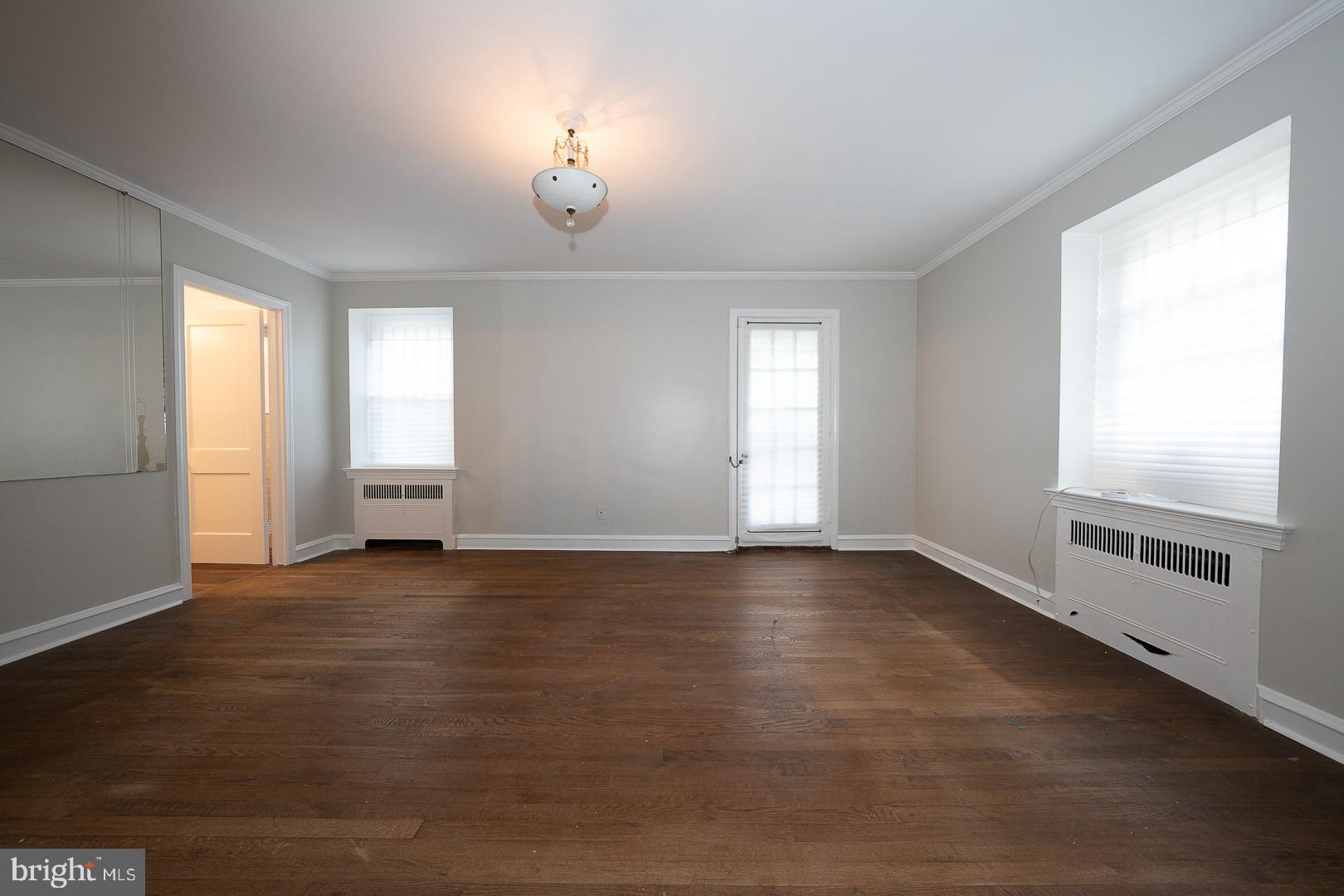 EAST OAK LANE - Residential