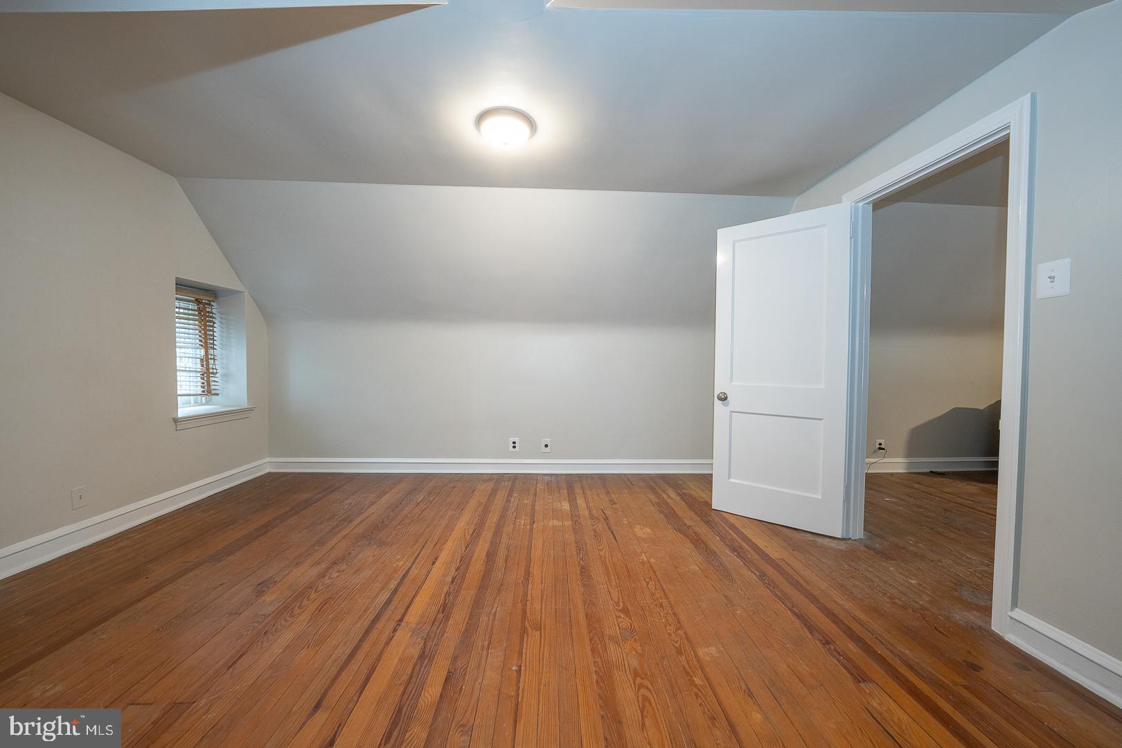 EAST OAK LANE - Residential