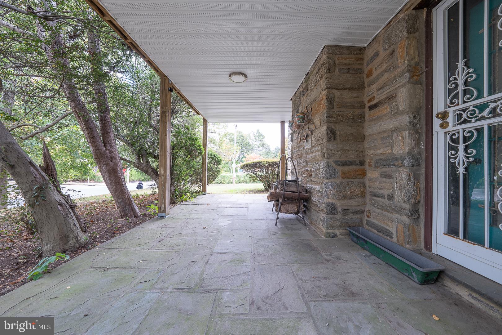 EAST OAK LANE - Residential