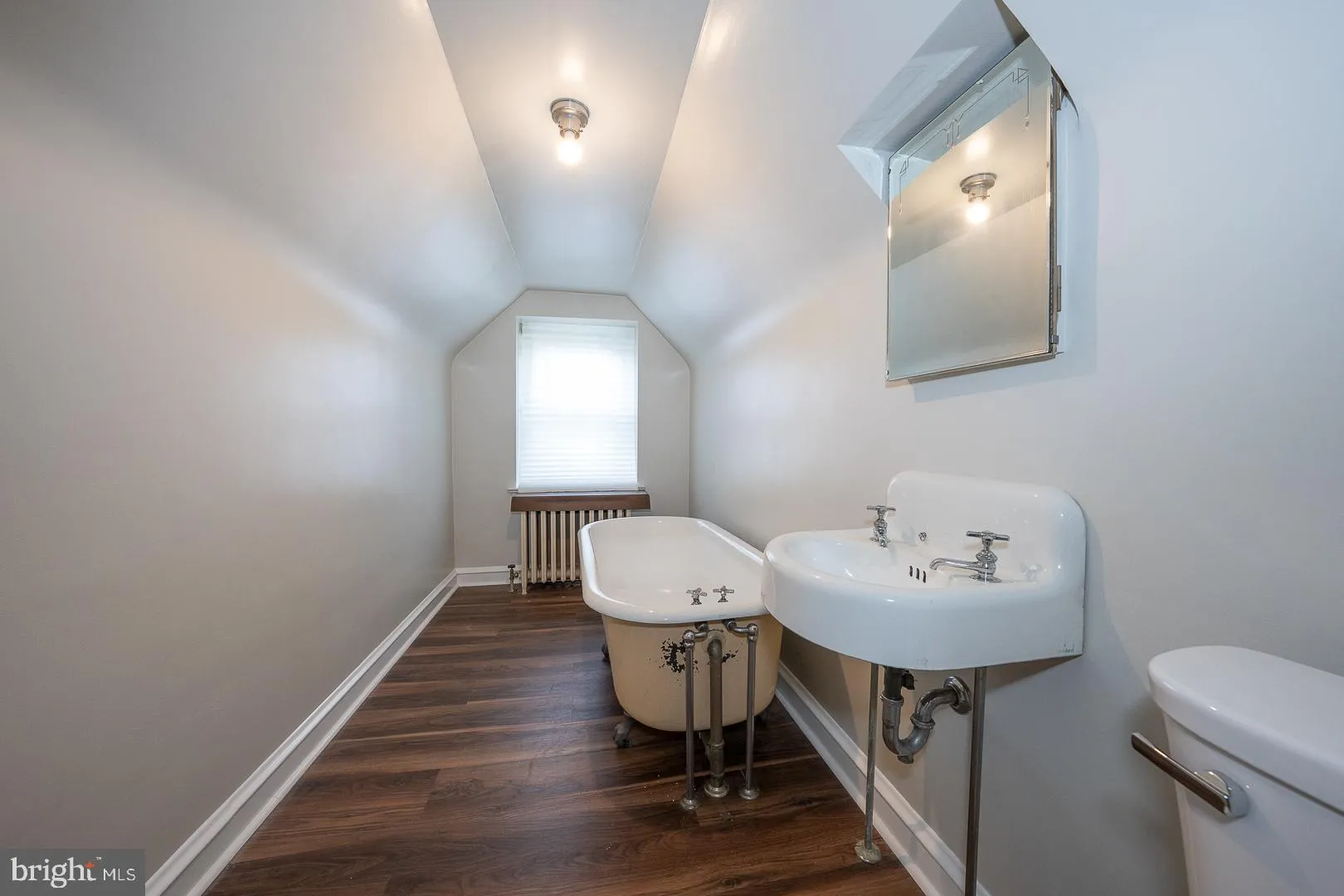 Philadelphia, Pennsylvania 19126, United States, 5 Bedrooms Bedrooms, ,5 BathroomsBathrooms,Residential,Active,232771