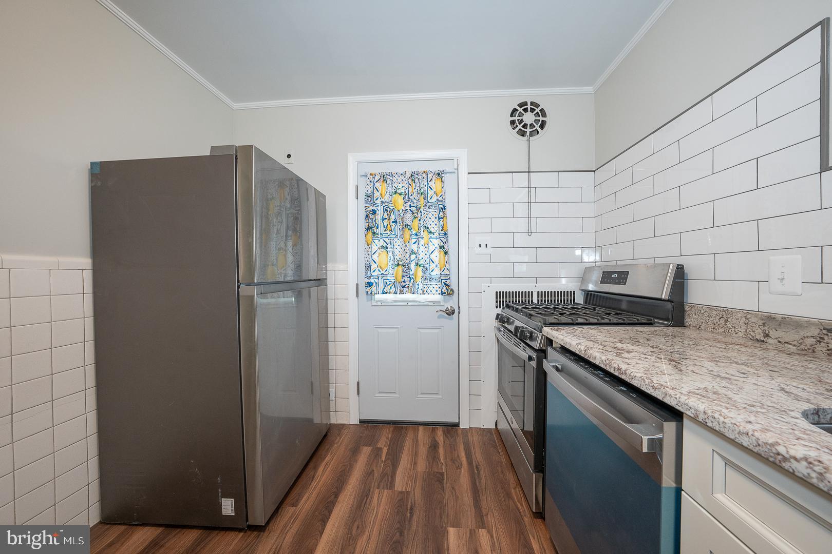 EAST OAK LANE - Residential