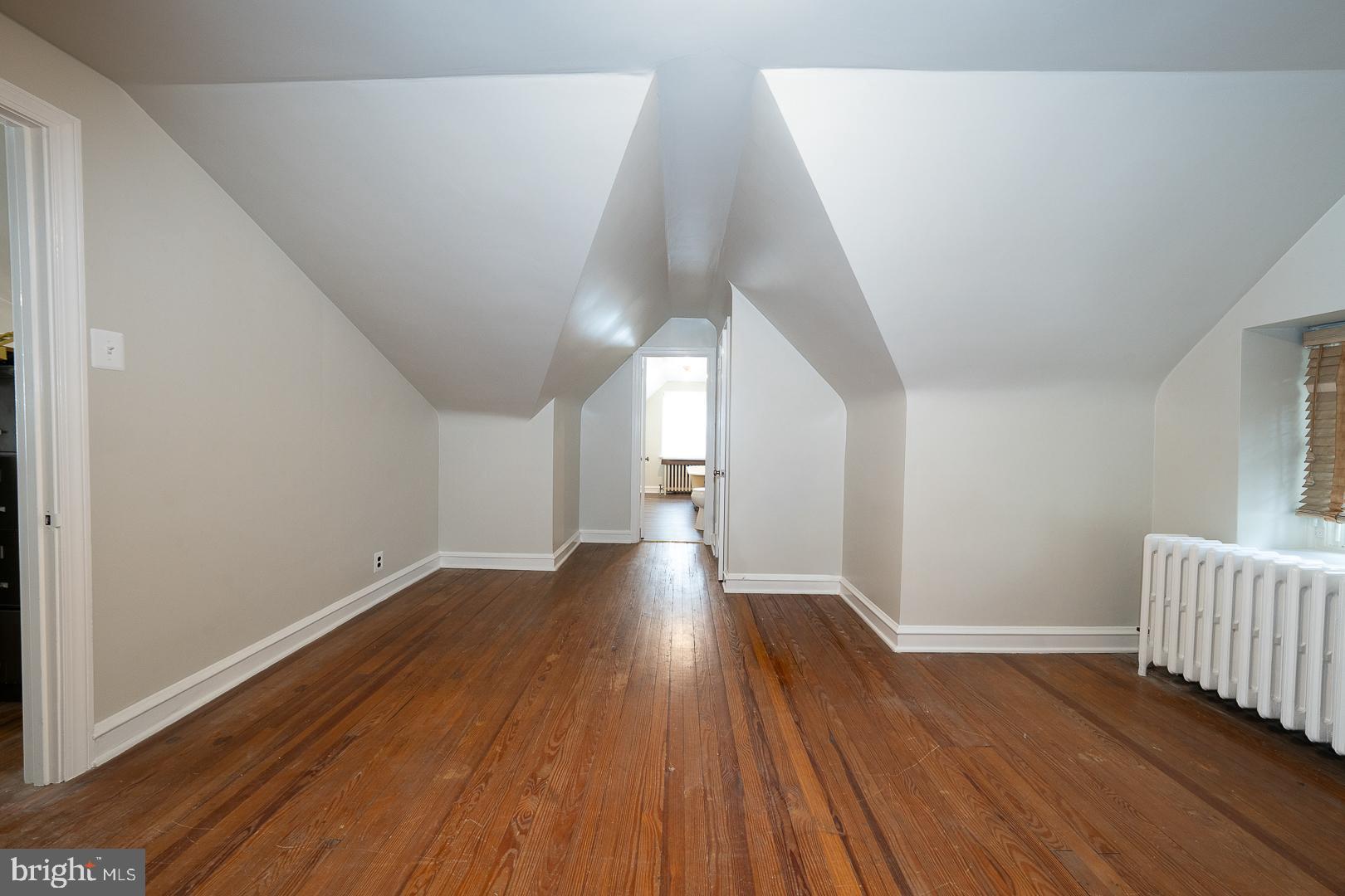 EAST OAK LANE - Residential