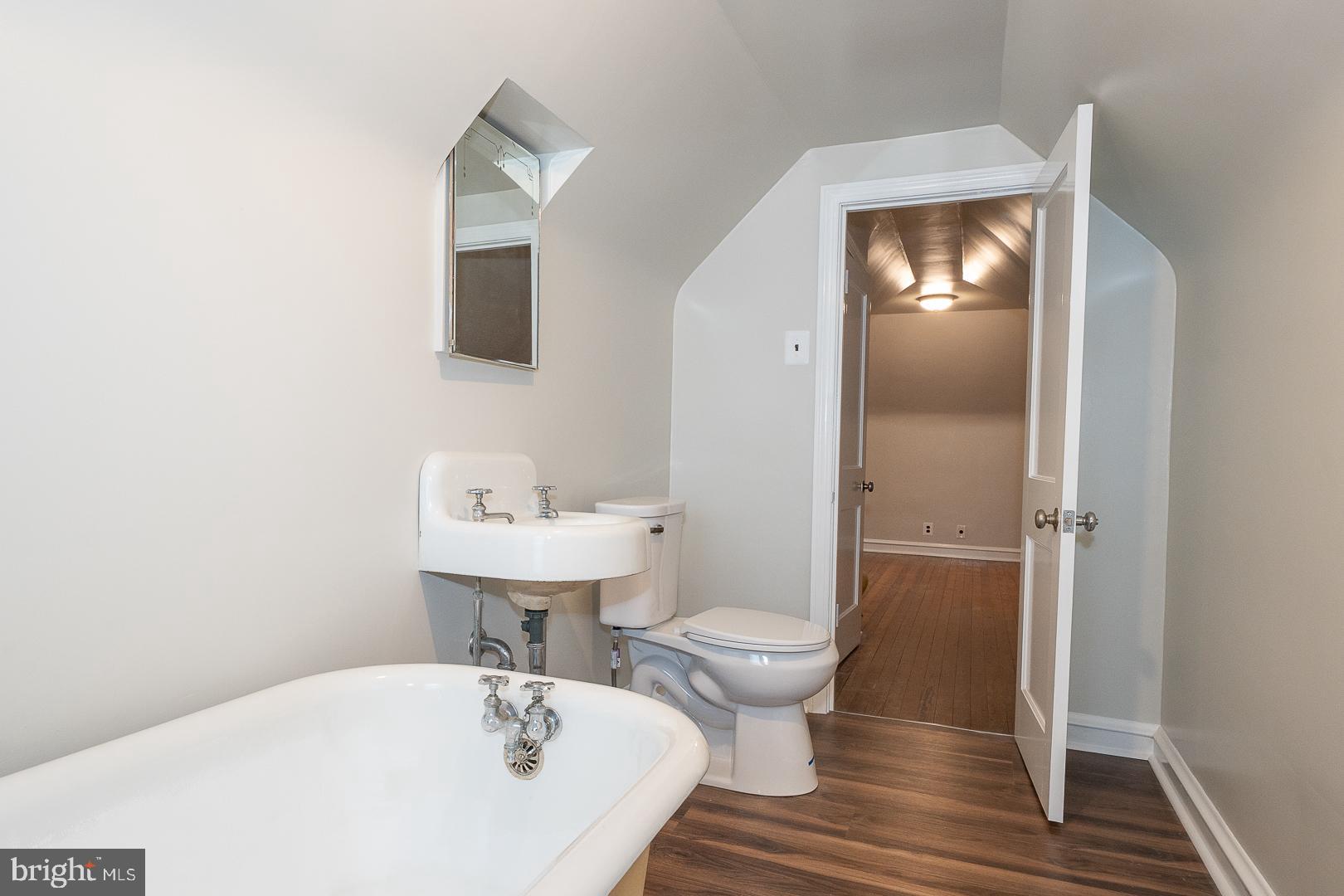 EAST OAK LANE - Residential