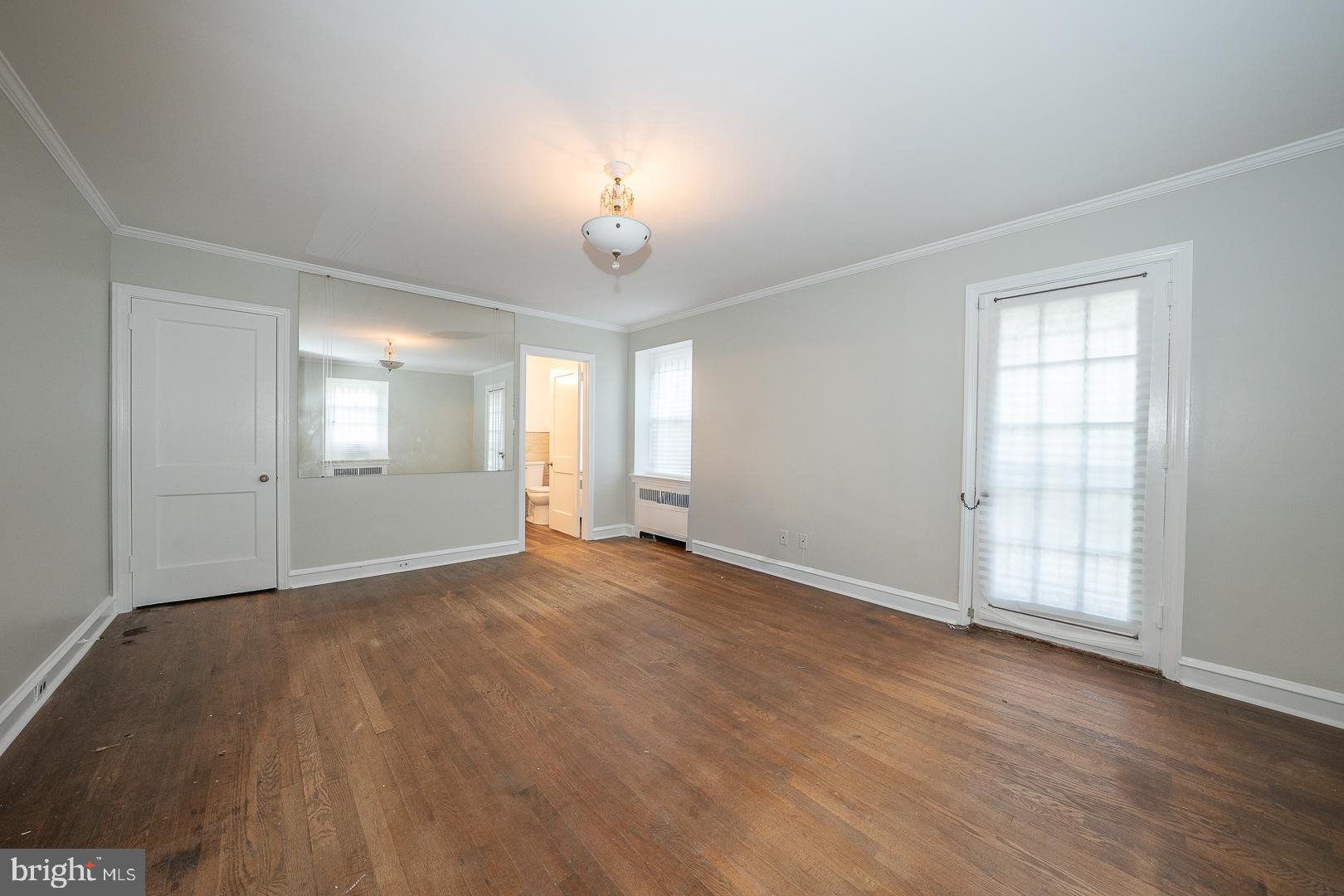 EAST OAK LANE - Residential